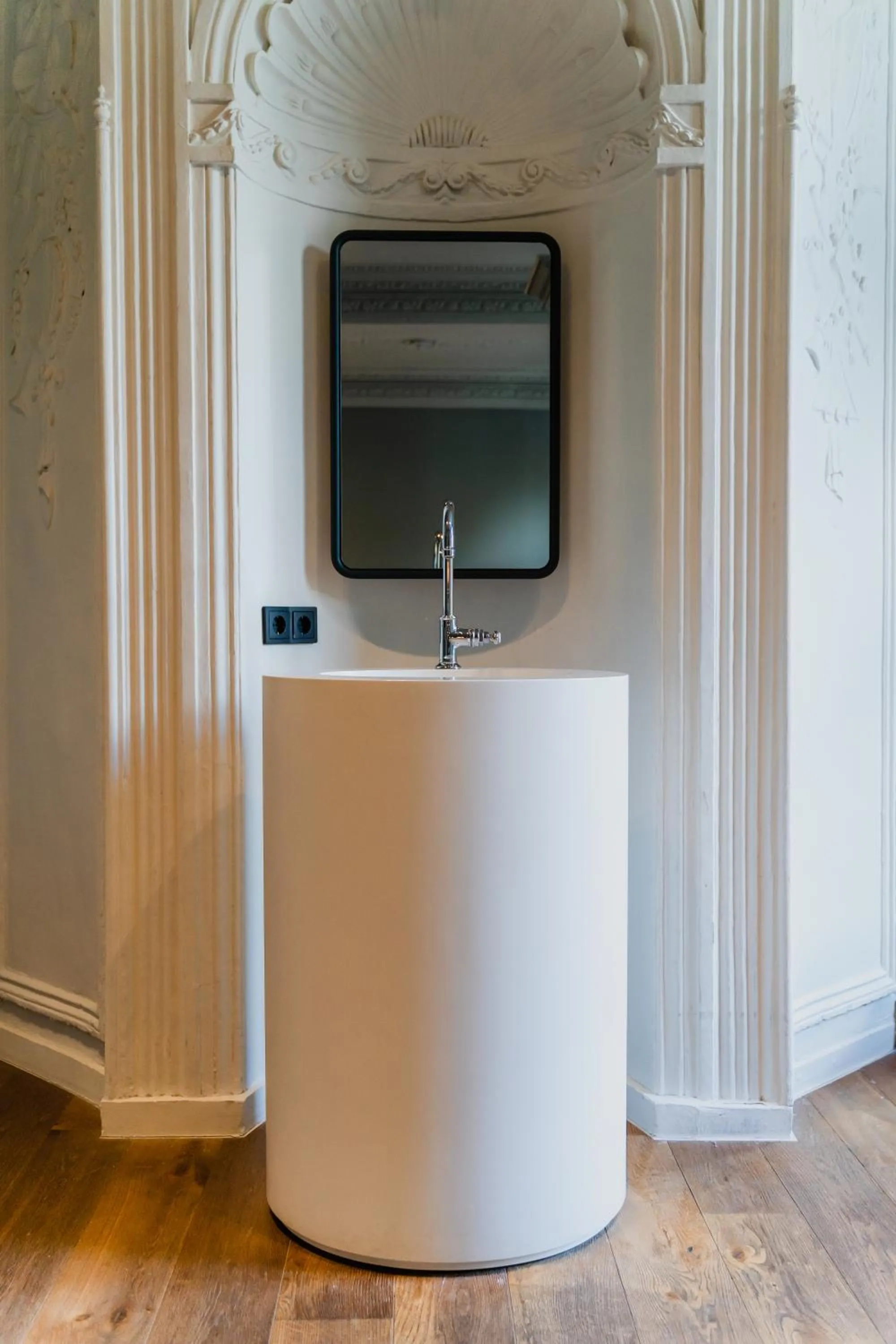 Decorative detail in Hotel Monastère Maastricht