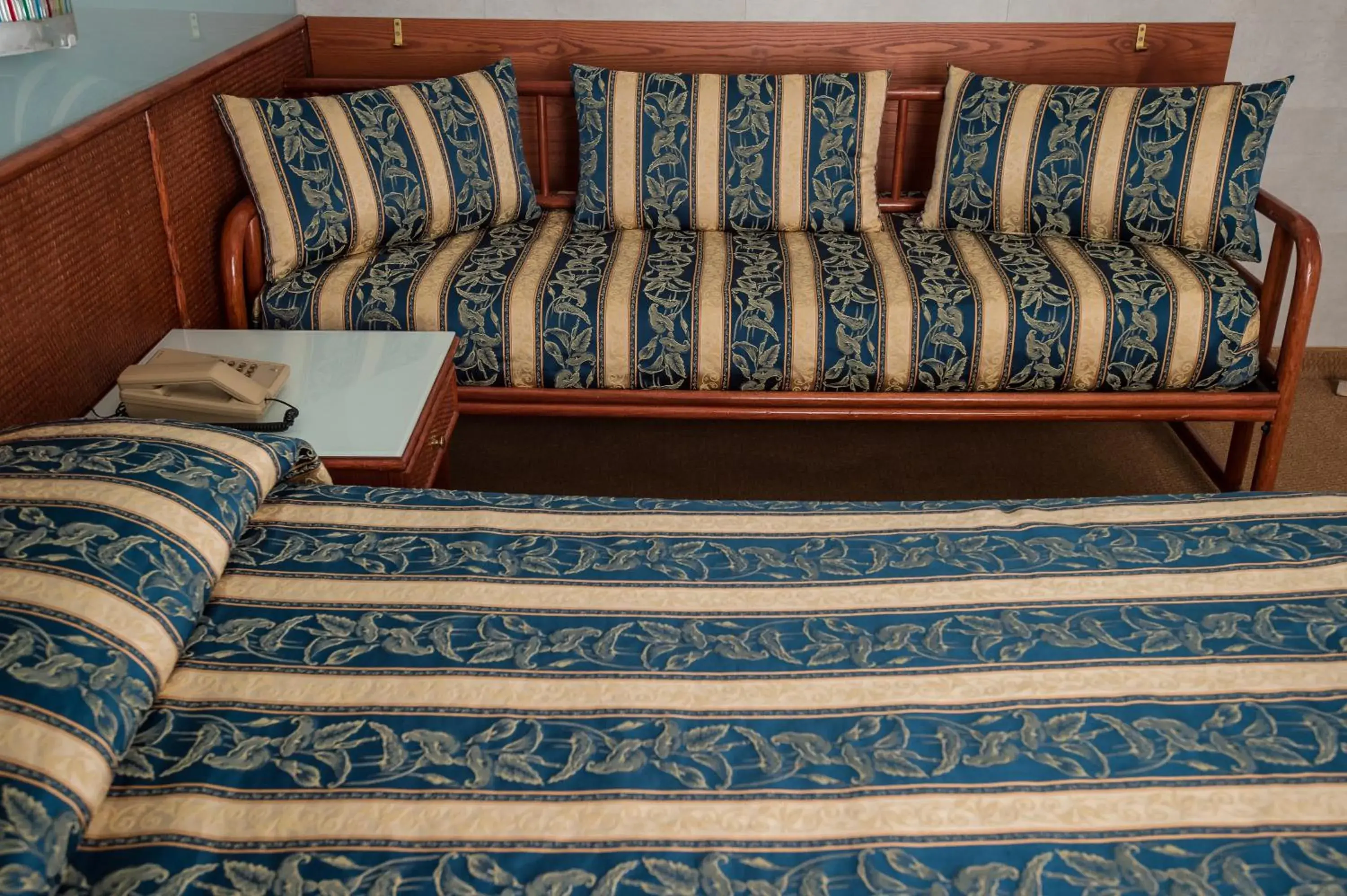 Bedroom, Seating Area in Hotel Colombo