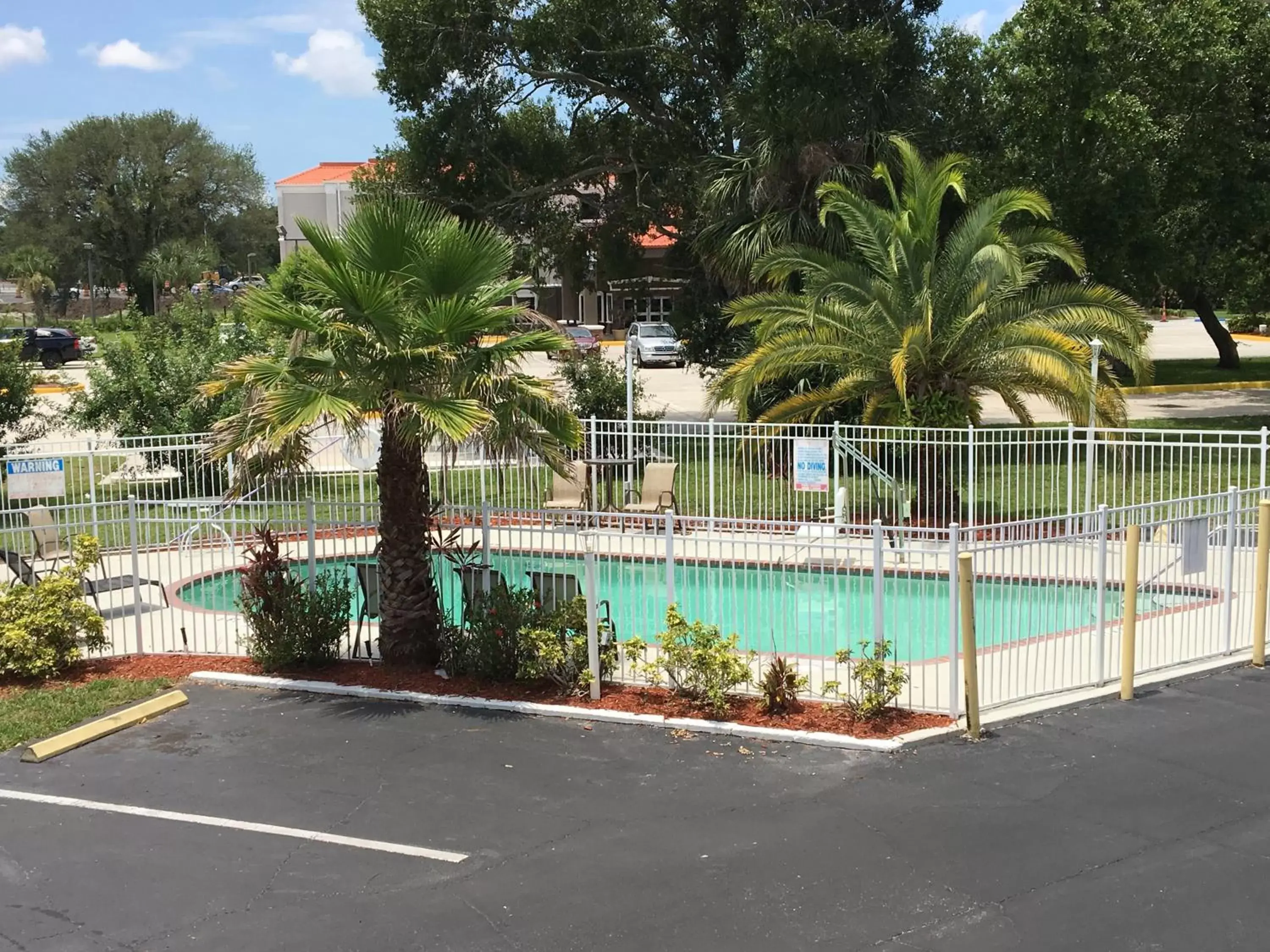 On site, Swimming Pool in Days Inn by Wyndham Bradenton I-75