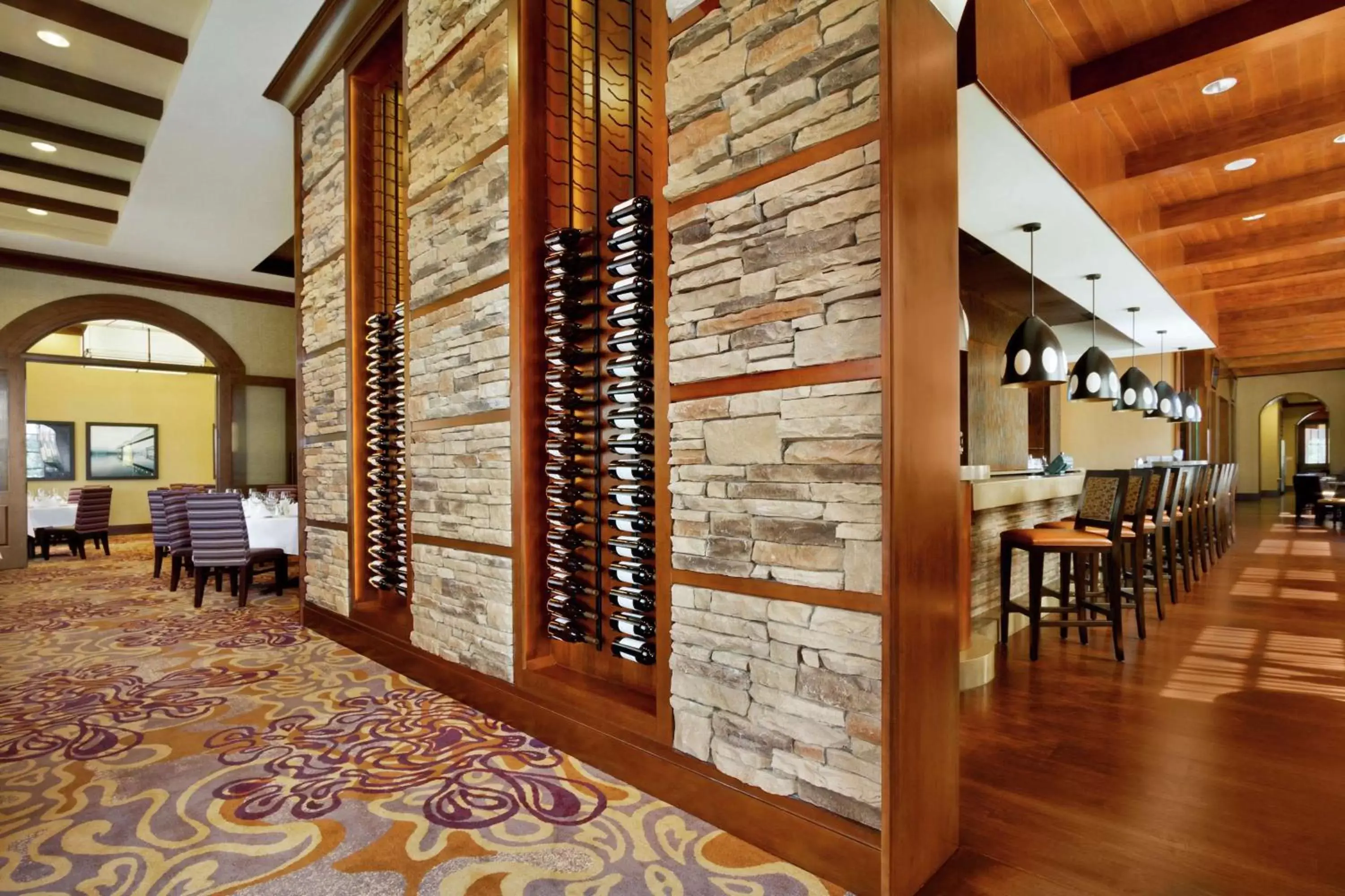 Dining area in Embassy Suites Chattanooga Hamilton Place