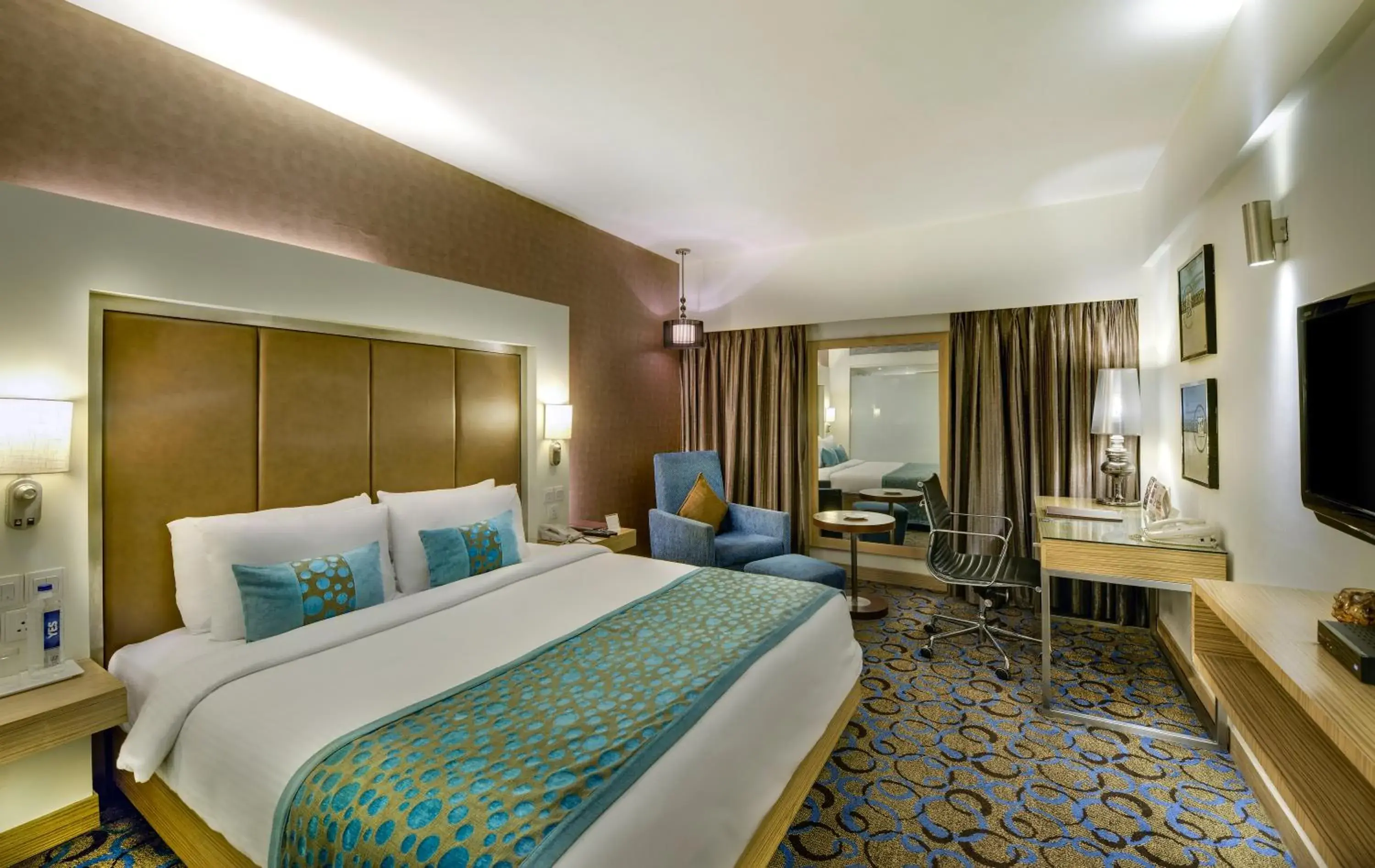 Deluxe Double Room - 10% off on Laundry & Food in Pride Plaza Hotel, Ahmedabad Deluxe Double Room - 10% off on Laundry & Food in Pride Plaza Hotel, Ahmedabad