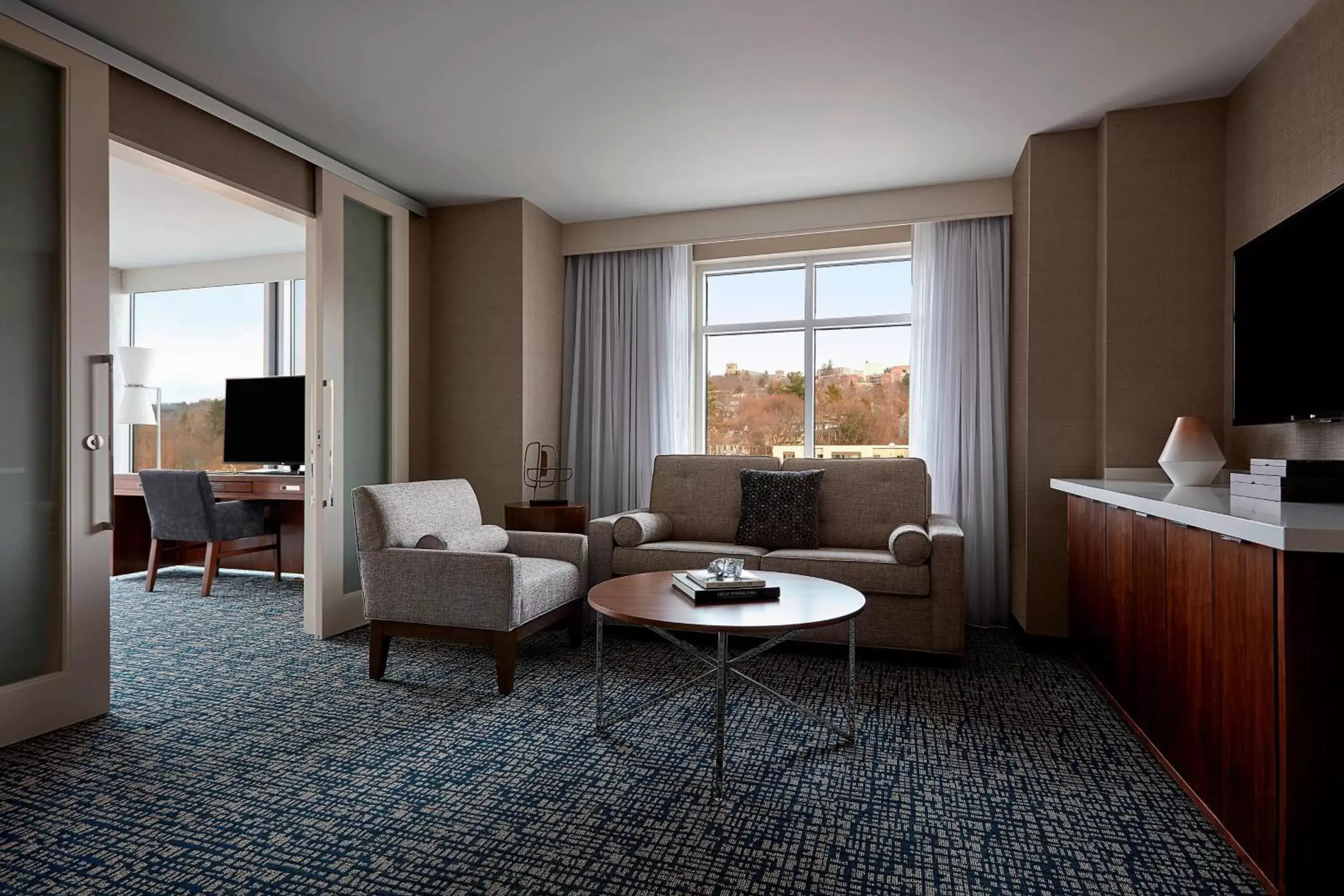 Living room, Seating Area in Ithaca Marriott Downtown on the Commons