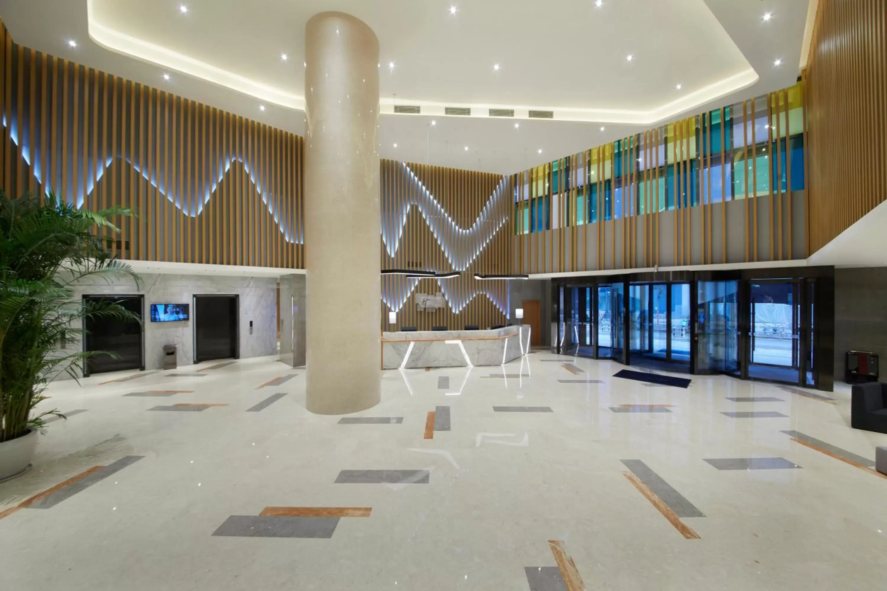 Property building, Lobby/Reception in Holiday Inn Express Zhengzhou Zhengdong, an IHG Hotel