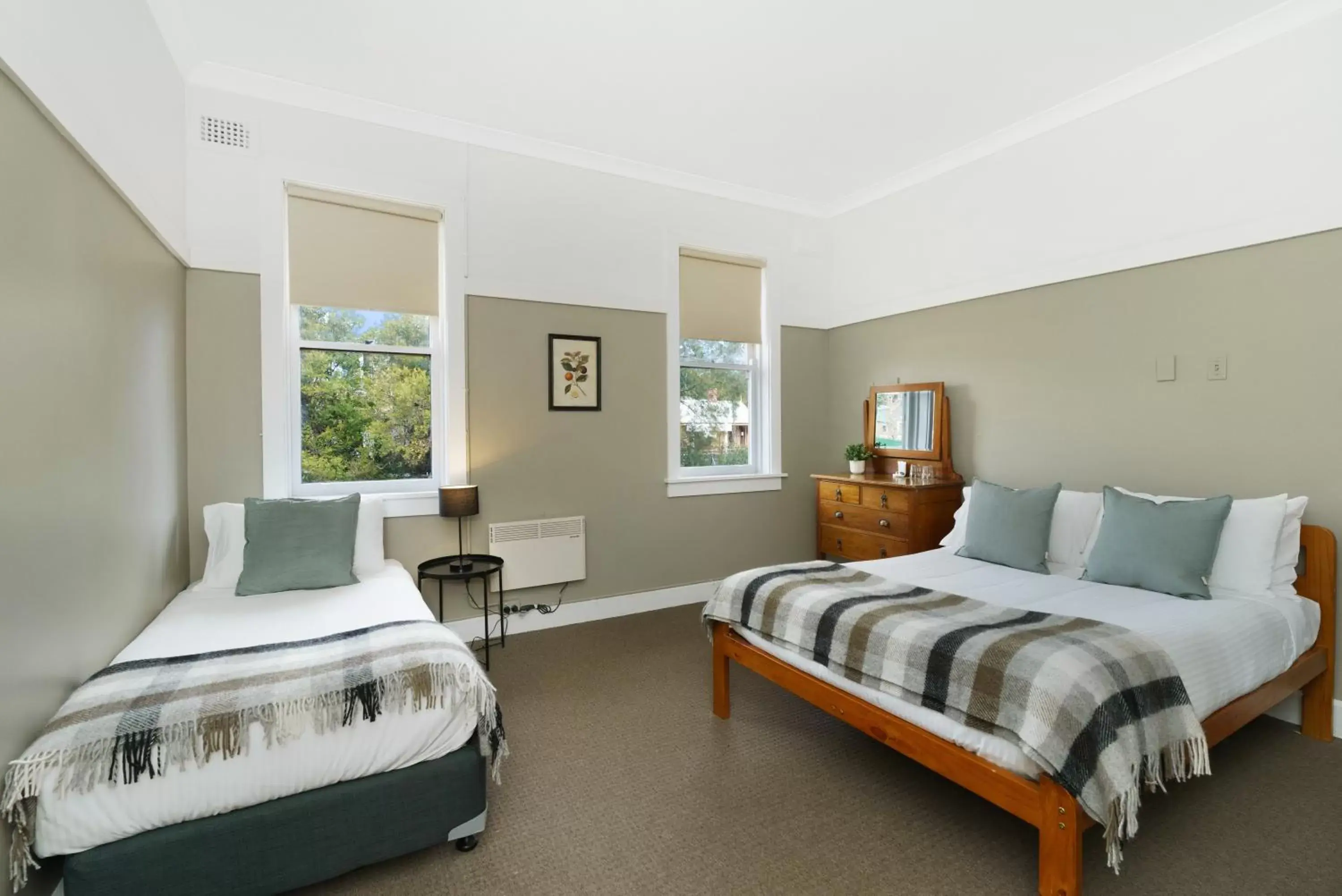 Bedroom, Bed in Bundanoon Hotel