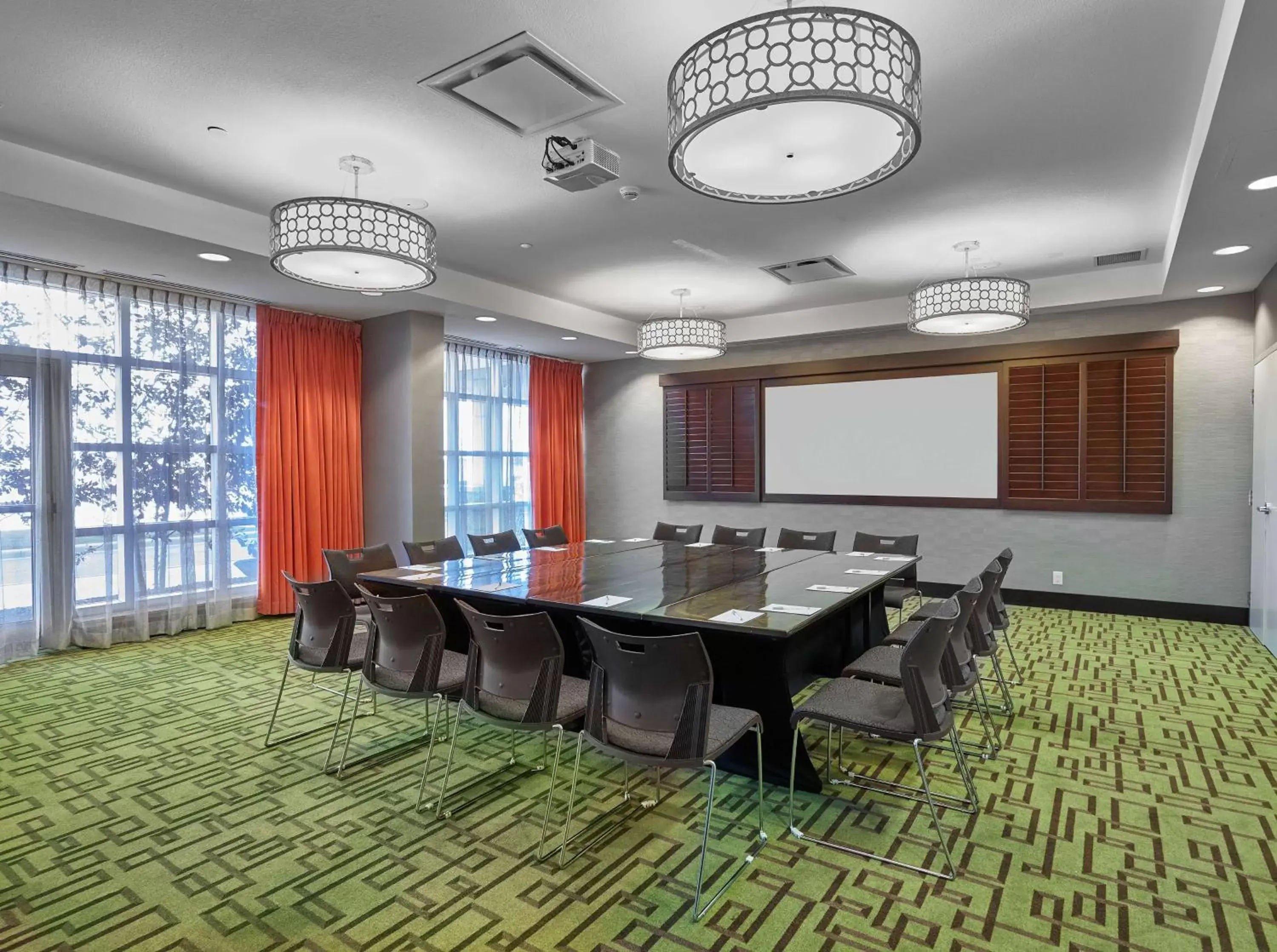 Meeting/conference room in Hampton Inn by Hilton Calgary Airport North