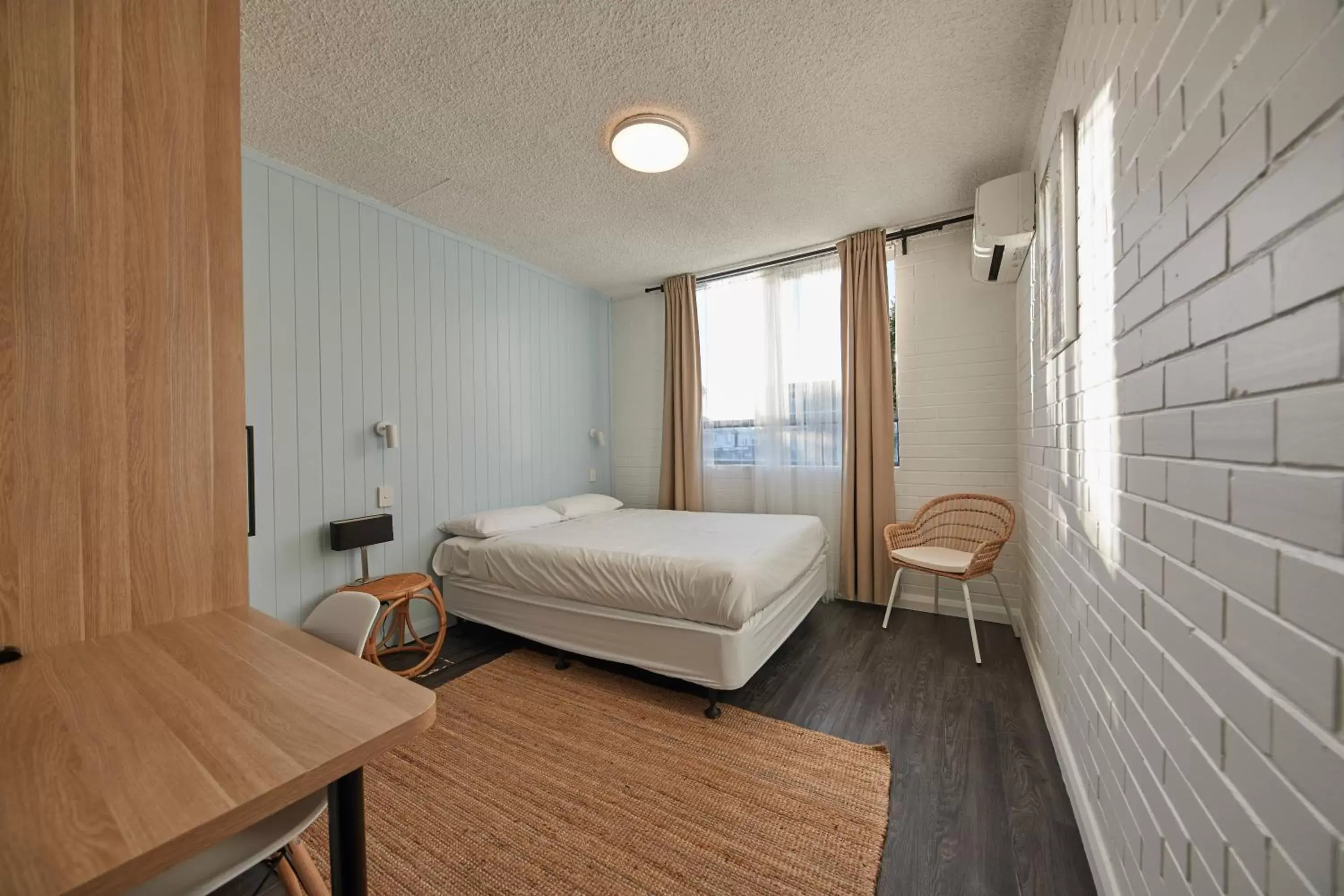 Bed in Little Coogee Hotel Bed in Little Coogee Hotel