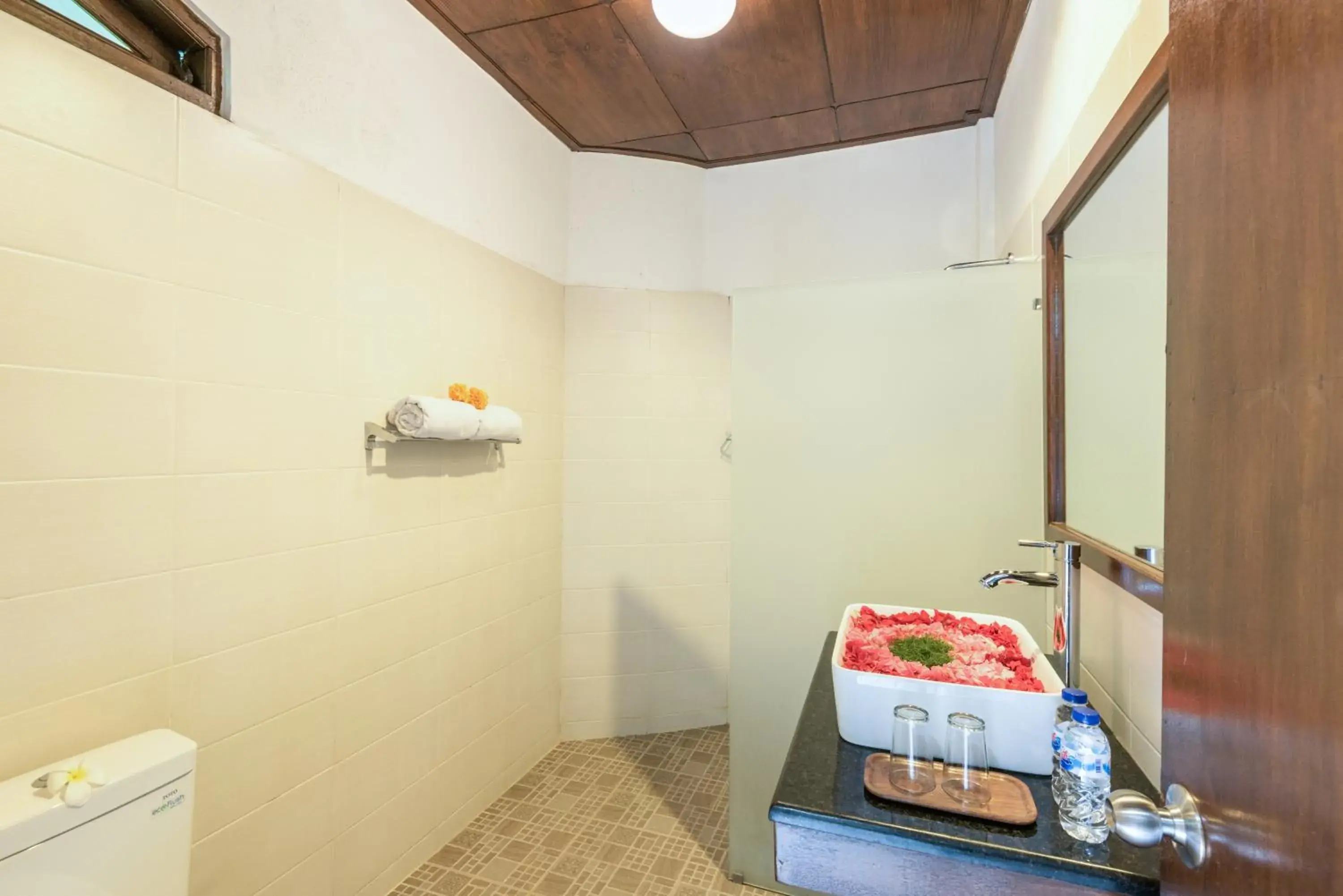 Bathroom in Hotel Bunga Permai