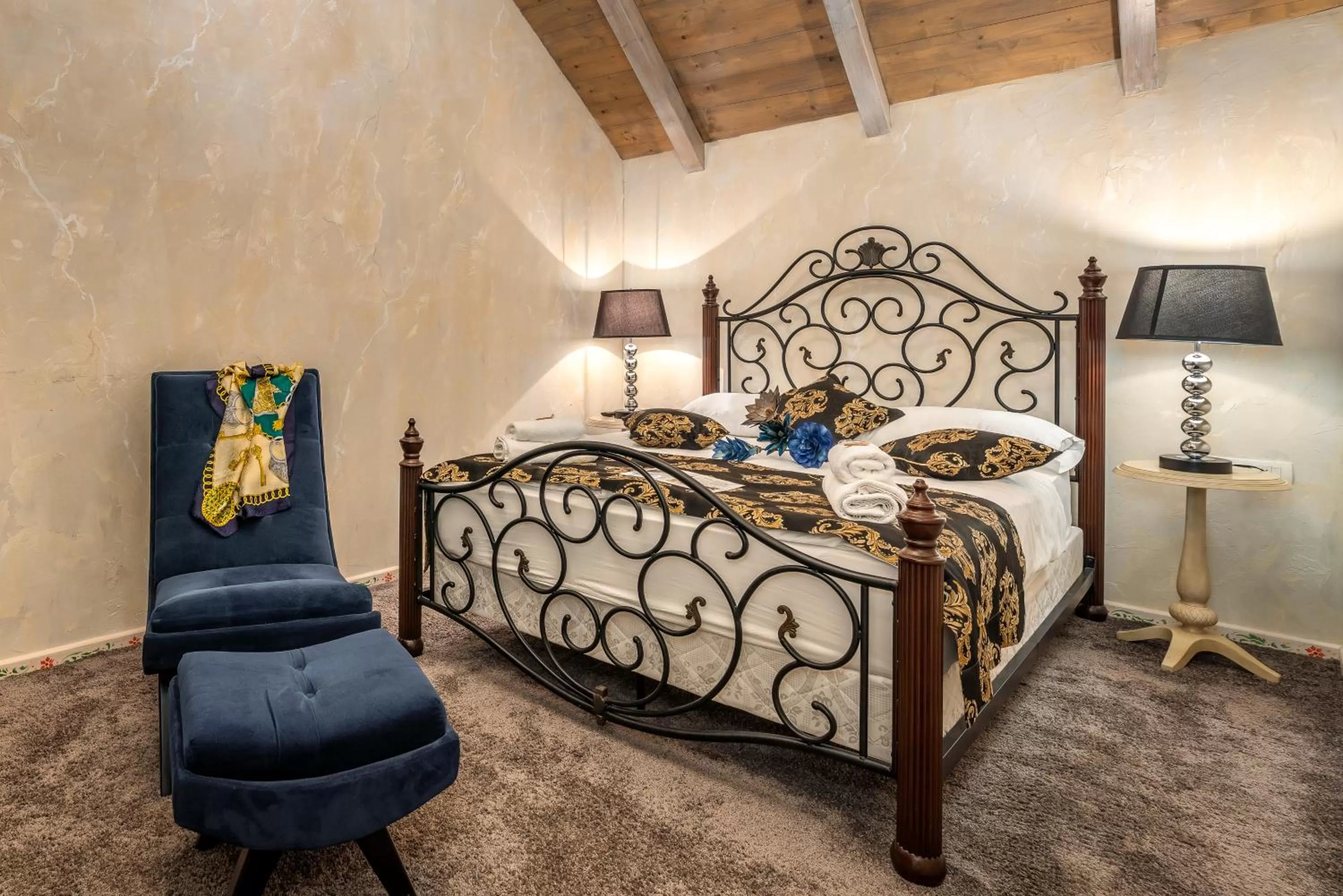 Bed in Heritage Palace Varos - MAG Quaint & Elegant Boutique Hotels