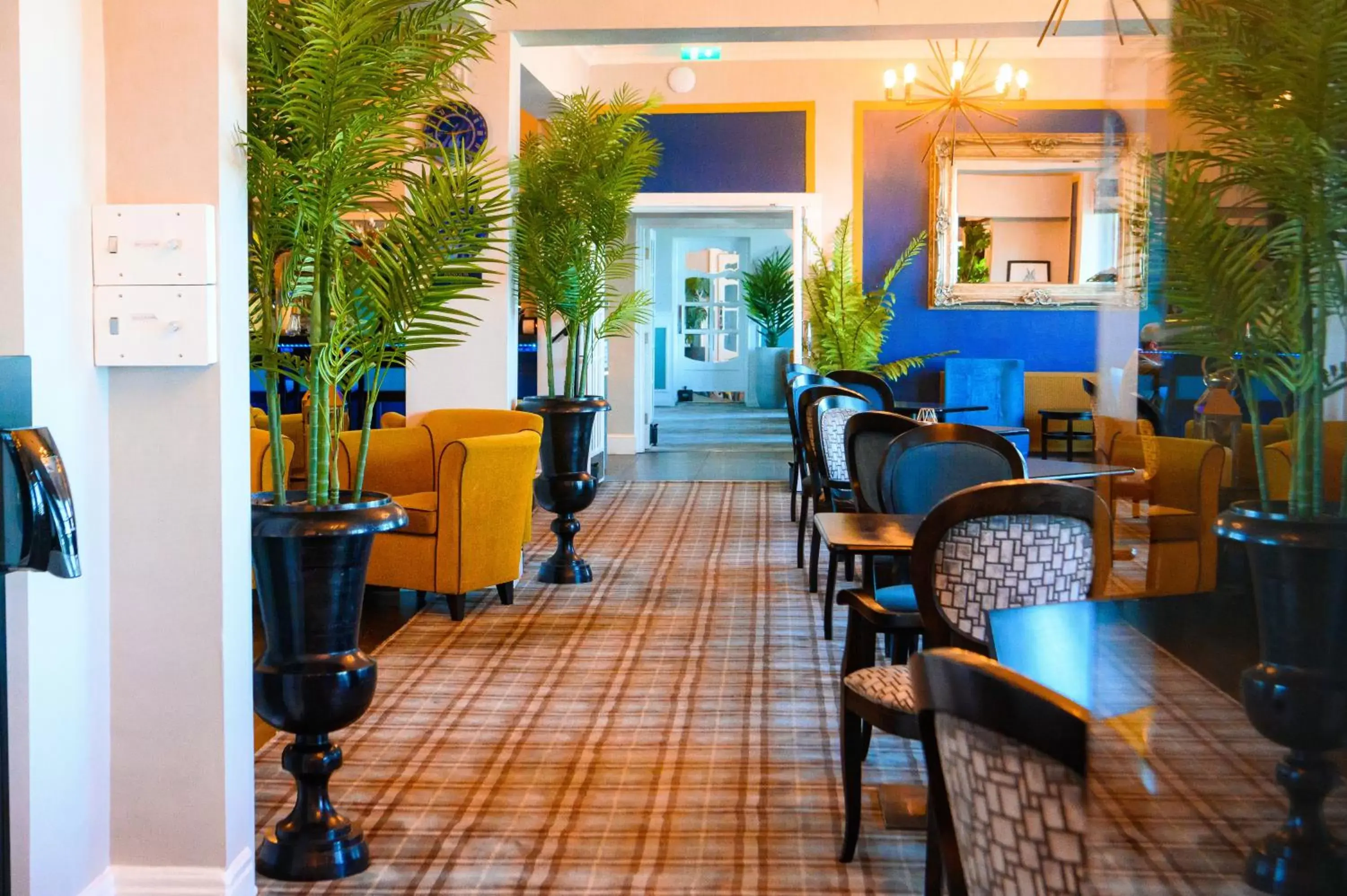 Lounge or bar, Restaurant/Places to Eat in Llandudno Bay Hotel