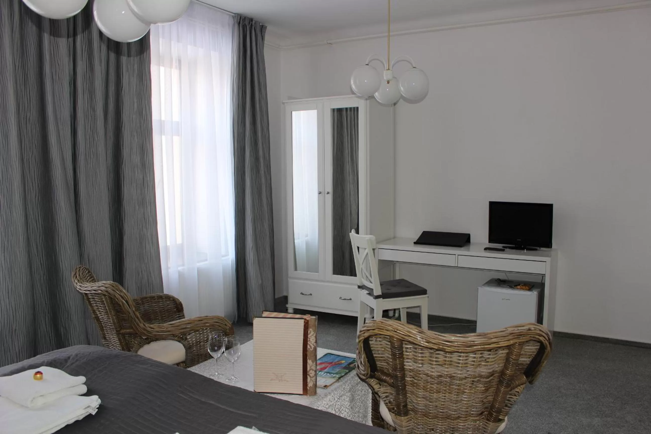 Photo of the whole room in Hotel Amadeus