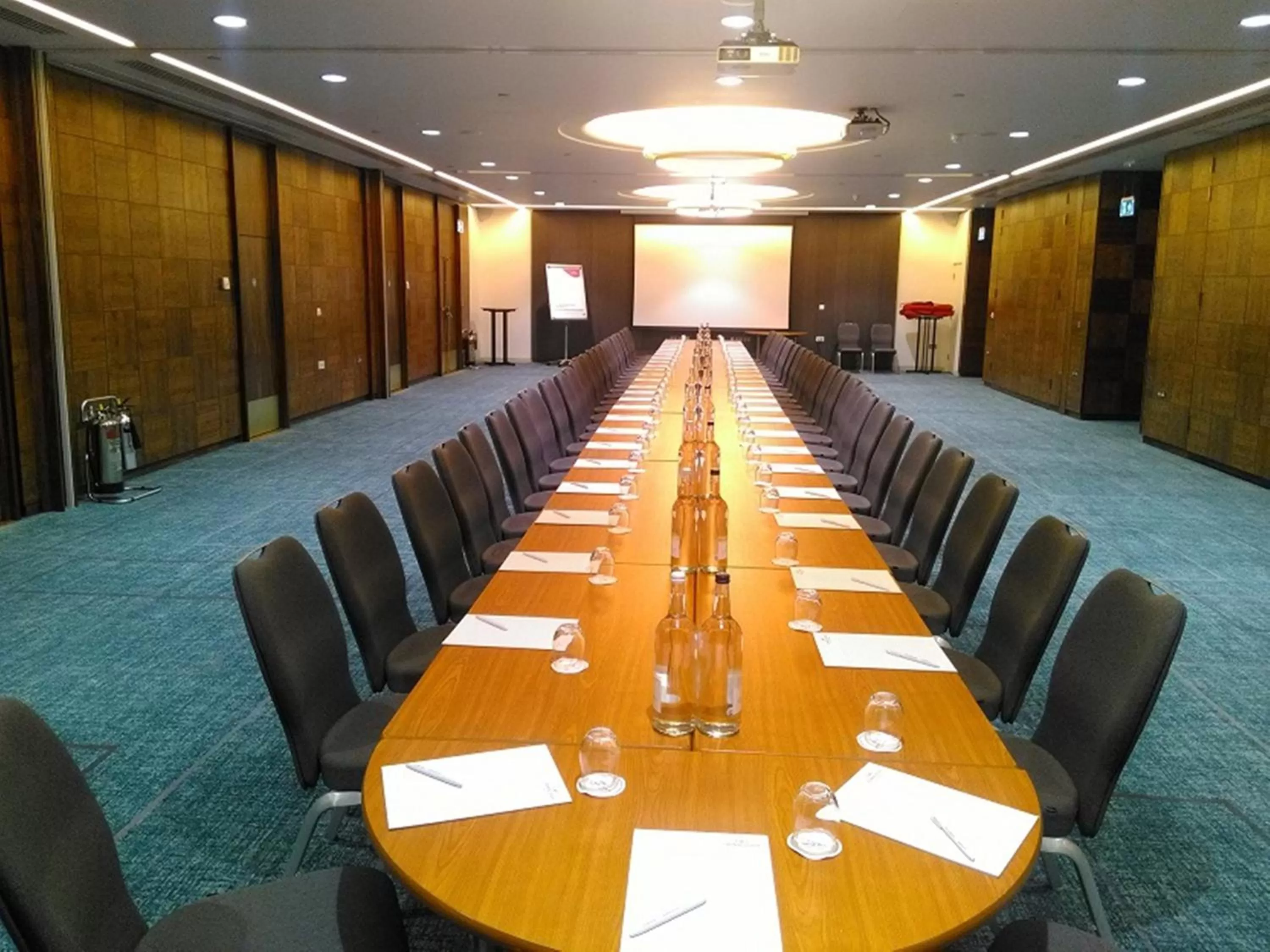 Meeting/conference room in Crowne Plaza London Kings Cross by IHG