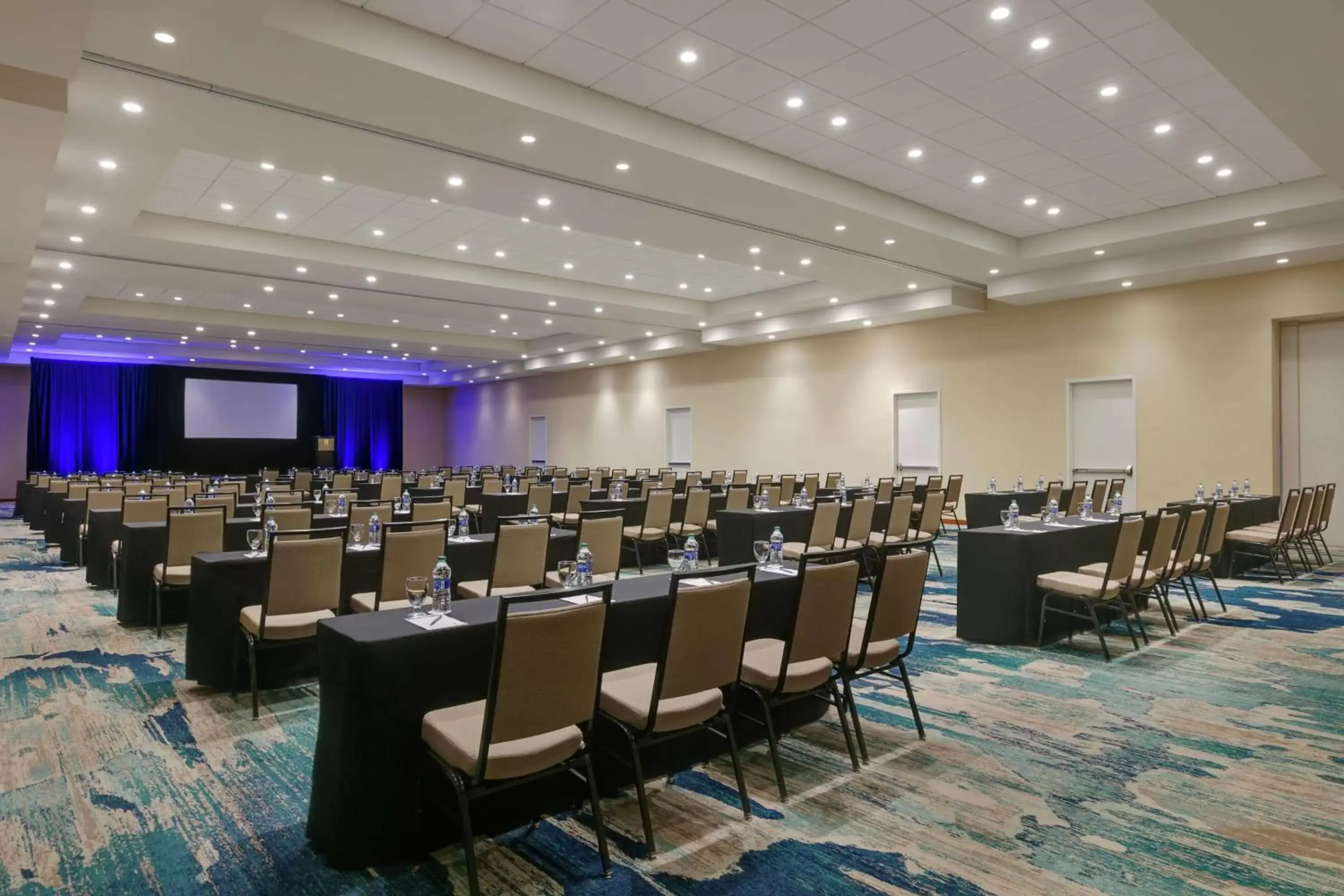 Meeting/conference room in Embassy Suites by Hilton San Juan - Hotel & Casino