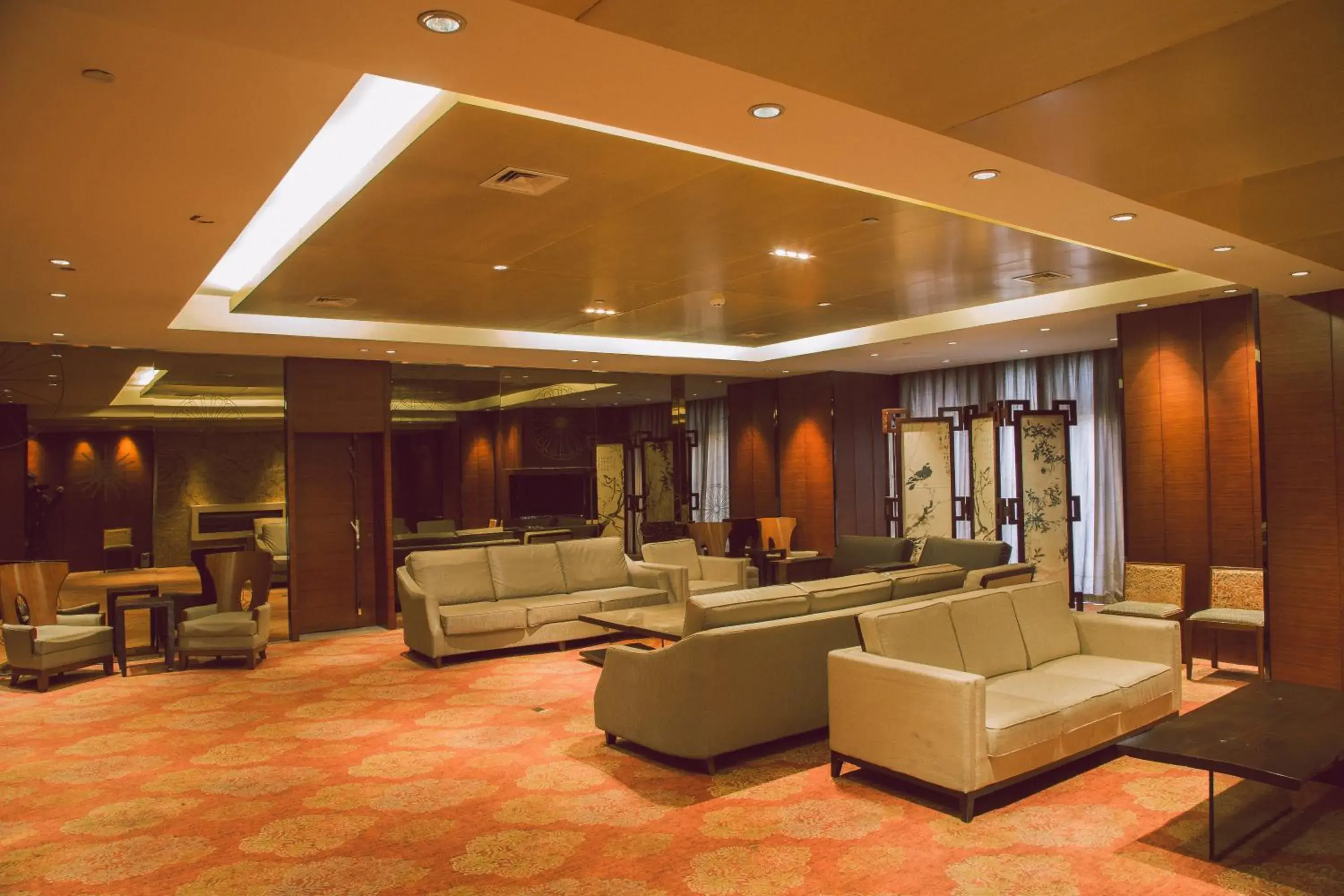 Lobby/Reception in Holiday Inn Beijing Shijingshan Parkview, an IHG Hotel