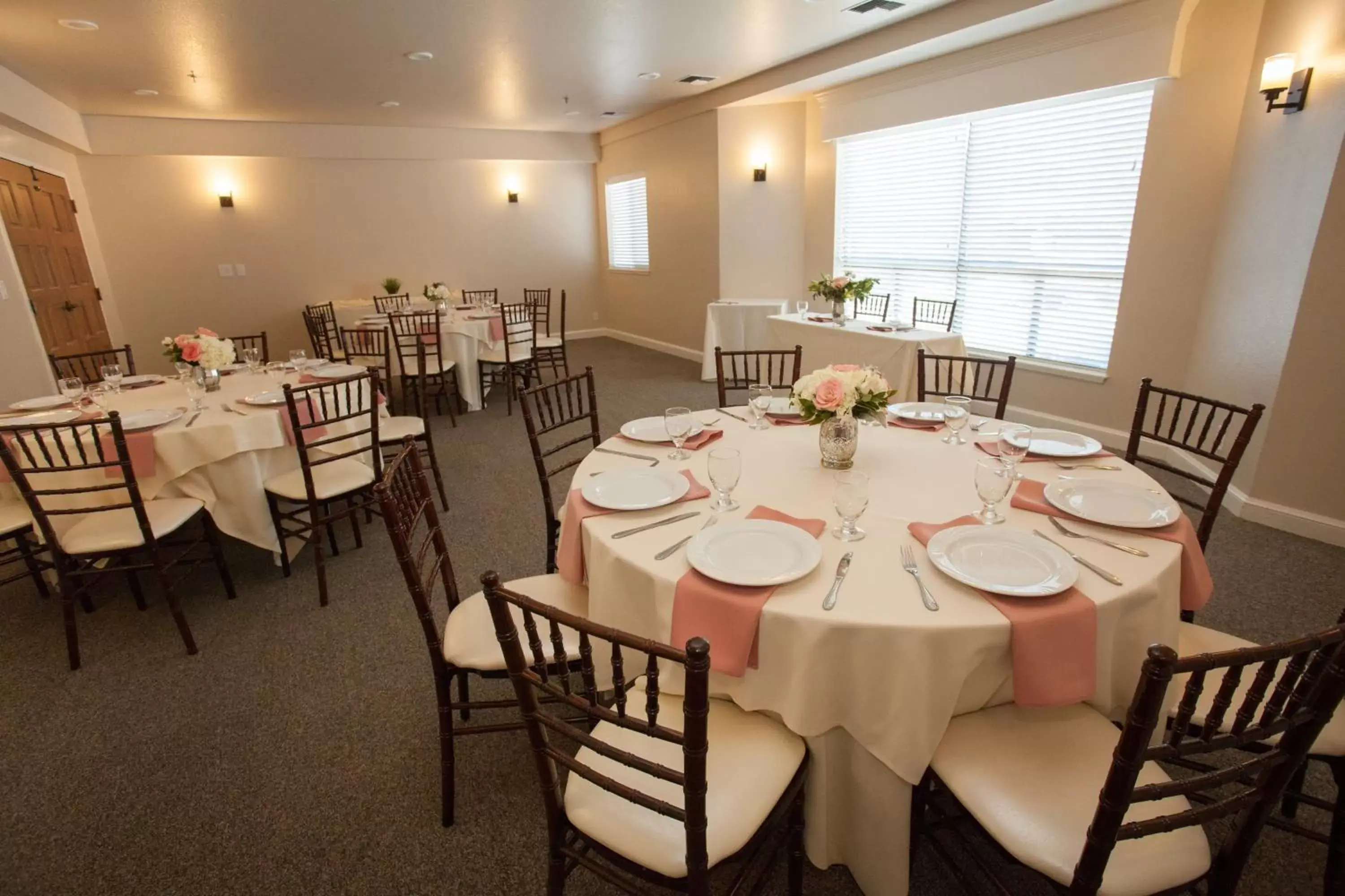 Banquet/Function facilities, Restaurant/Places to Eat in Forest Suites Resort at the Heavenly Village