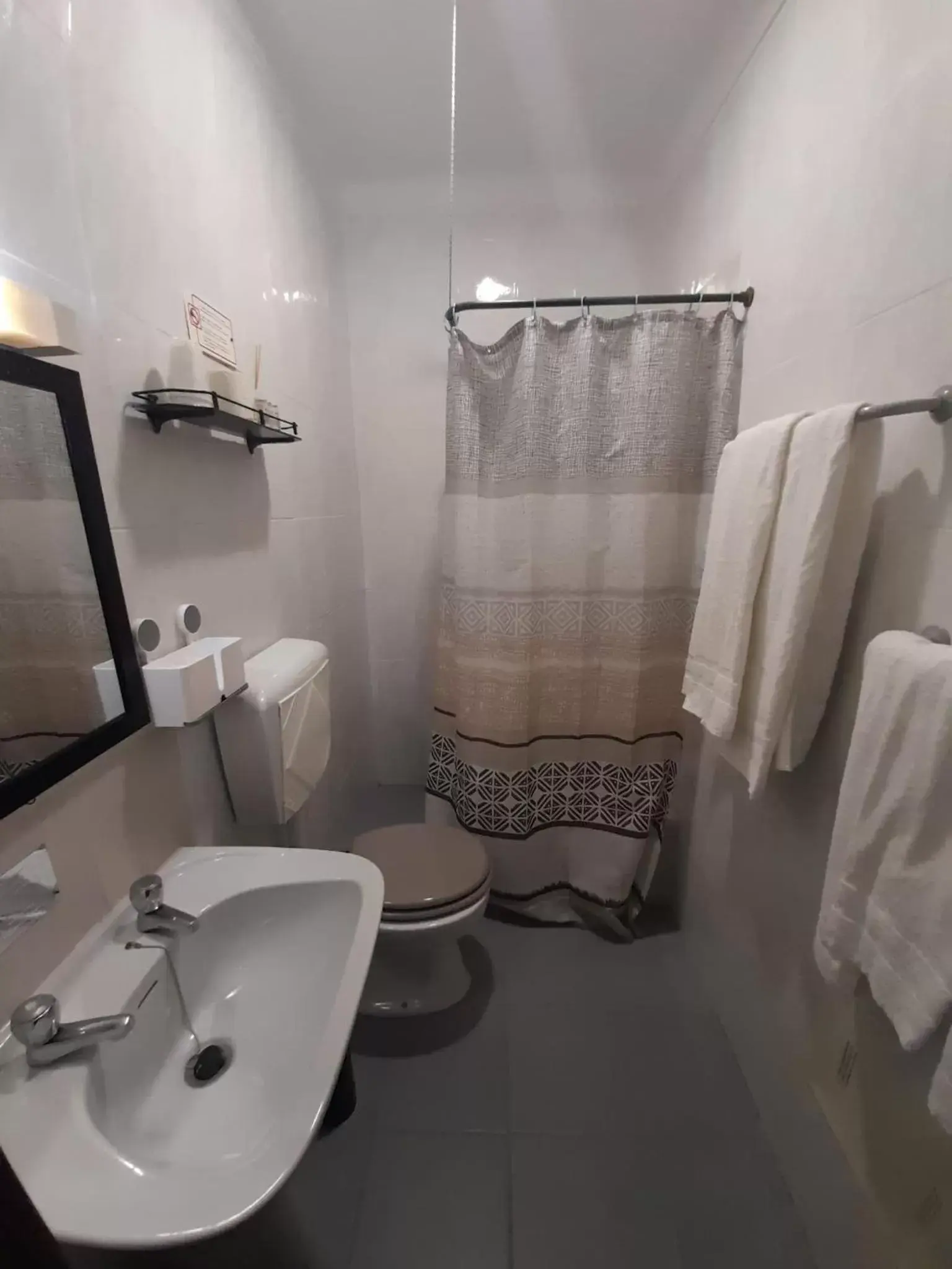 Bathroom in Residencial Luso Espanhola GuestHouse