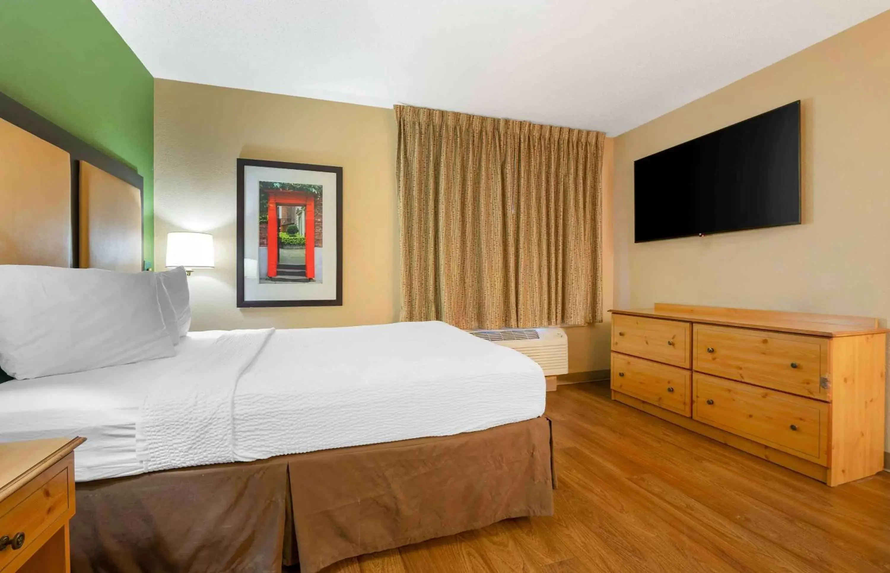 Bedroom, Bed in Extended Stay America Suites - Chicago - Schaumburg - Convention Center