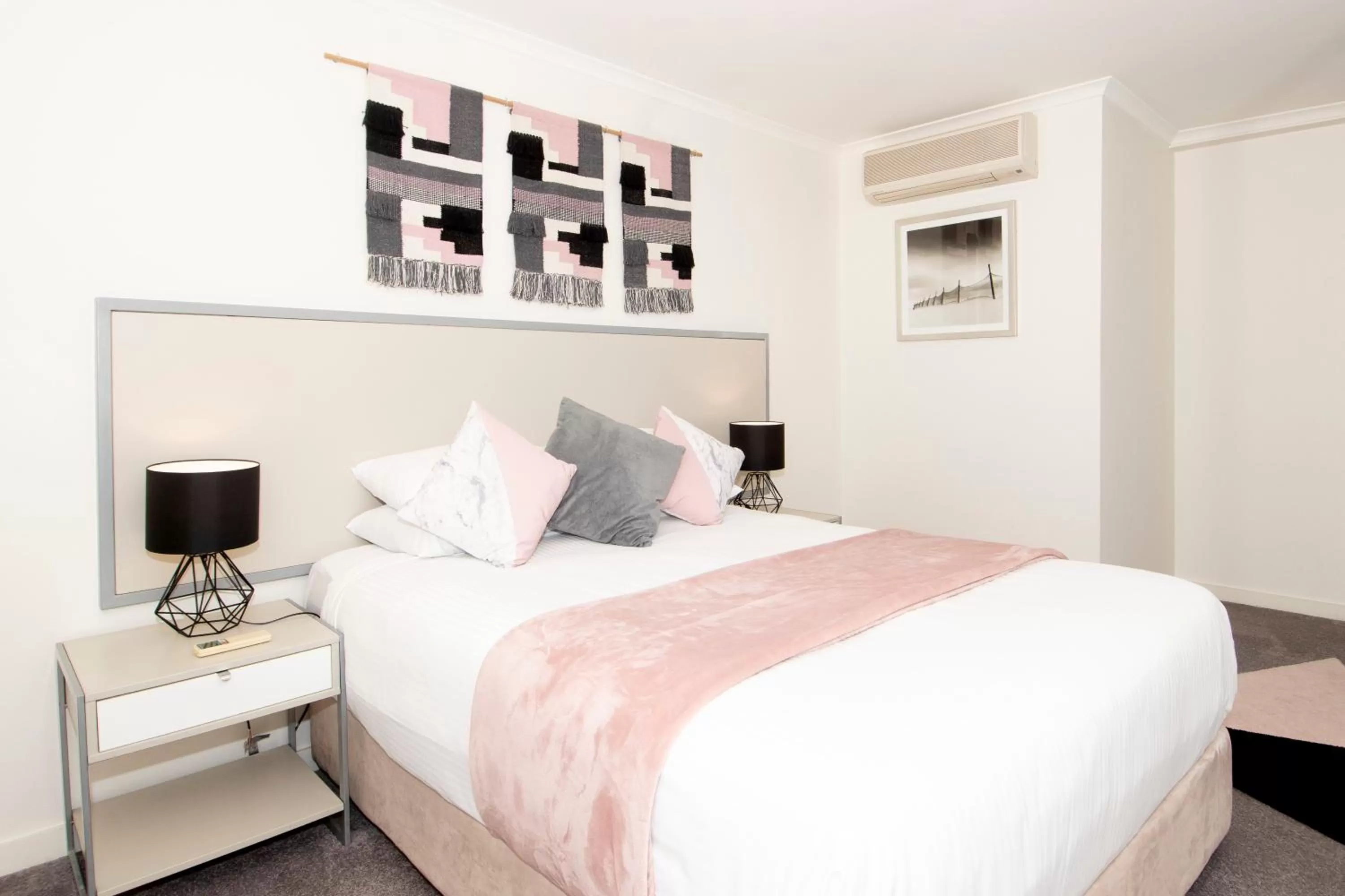 Bed in Terrigal Pacific Coastal Retreat