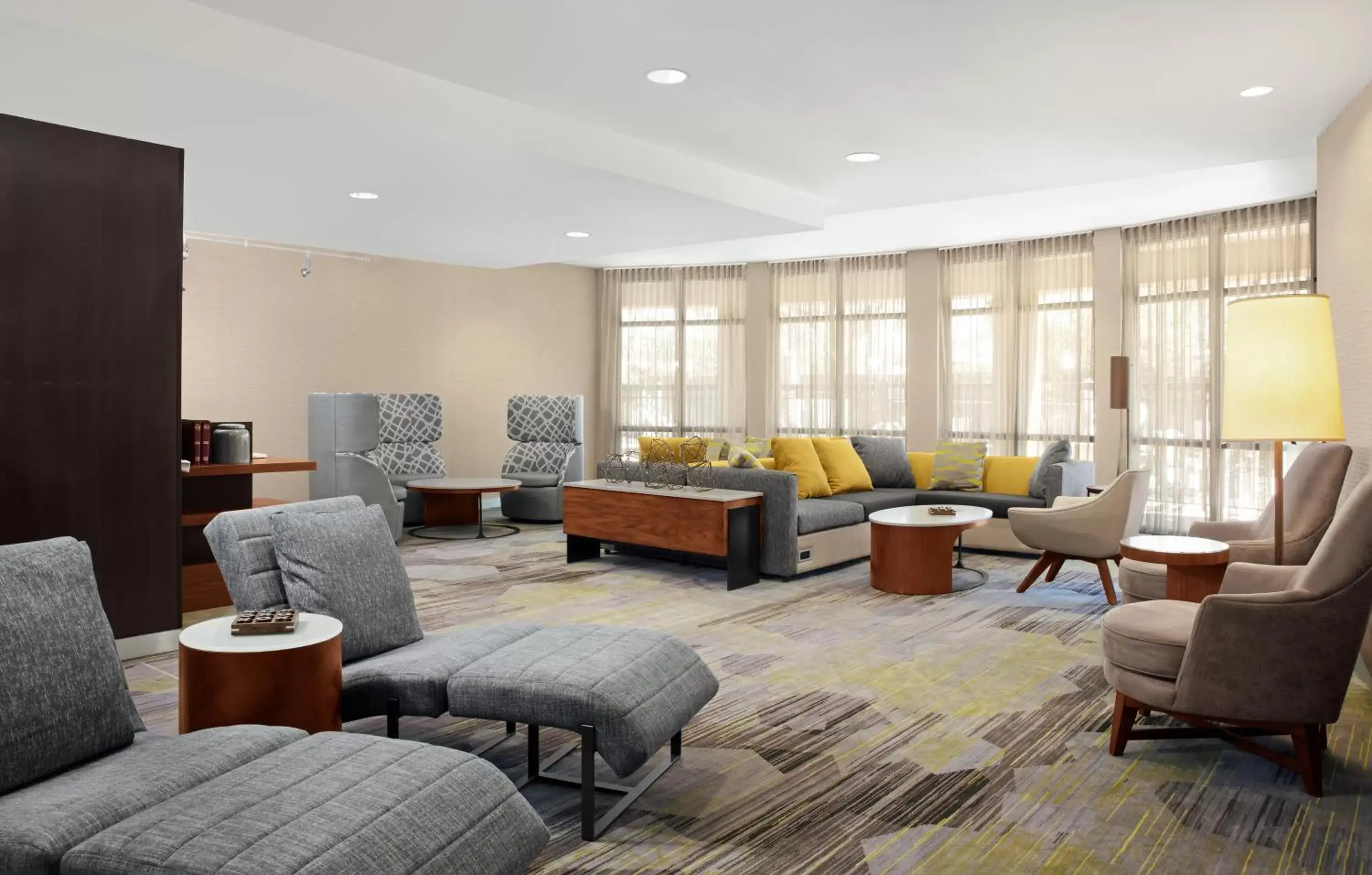 Communal lounge/ TV room, Seating Area in Courtyard by Marriott St. Augustine I-95