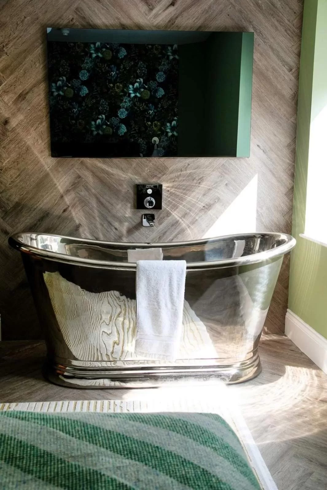 Bath in Draycote Hotel And Whitefields Golf Course