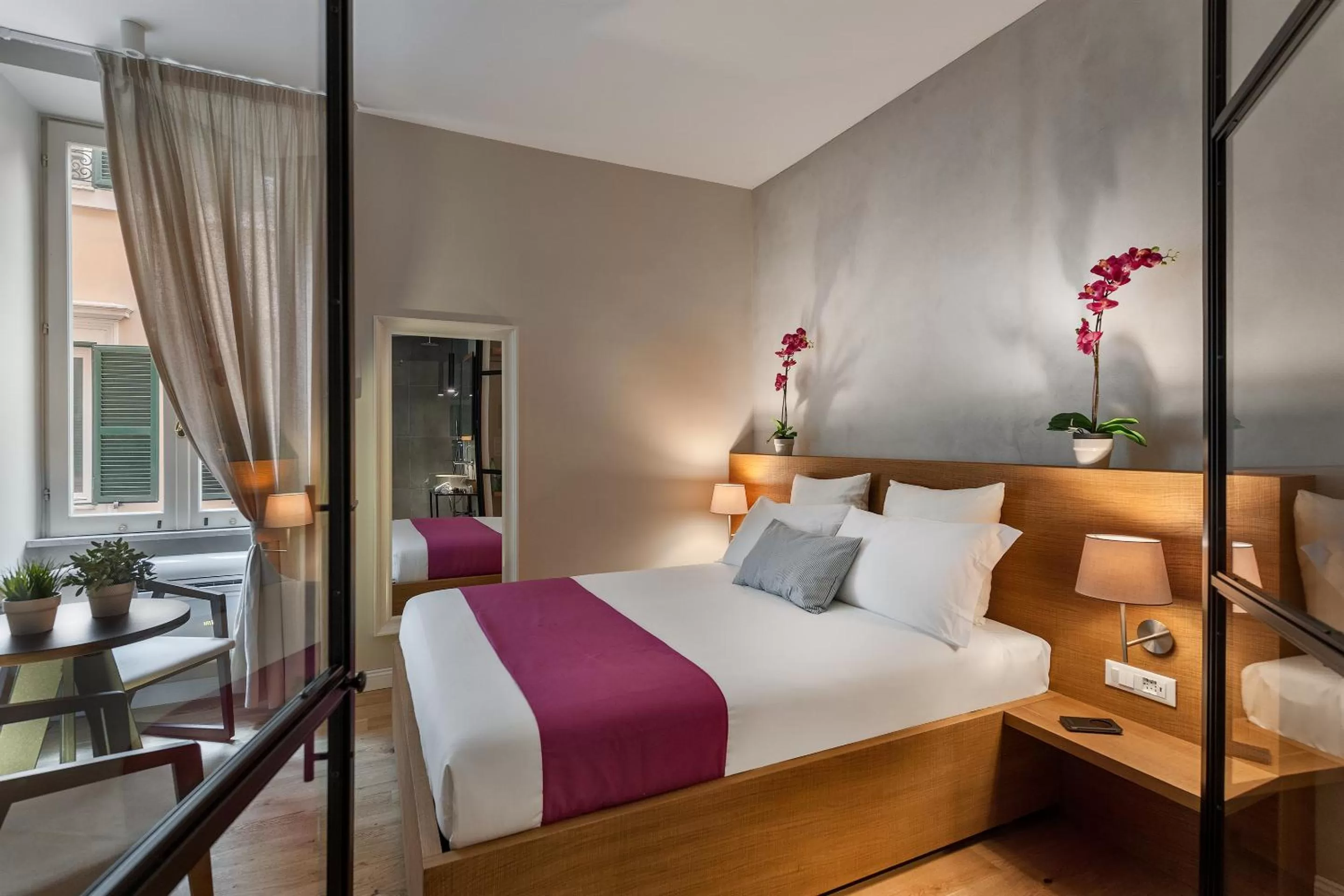 Photo of the whole room, Bed in The Spanish Suite Piazza di Spagna