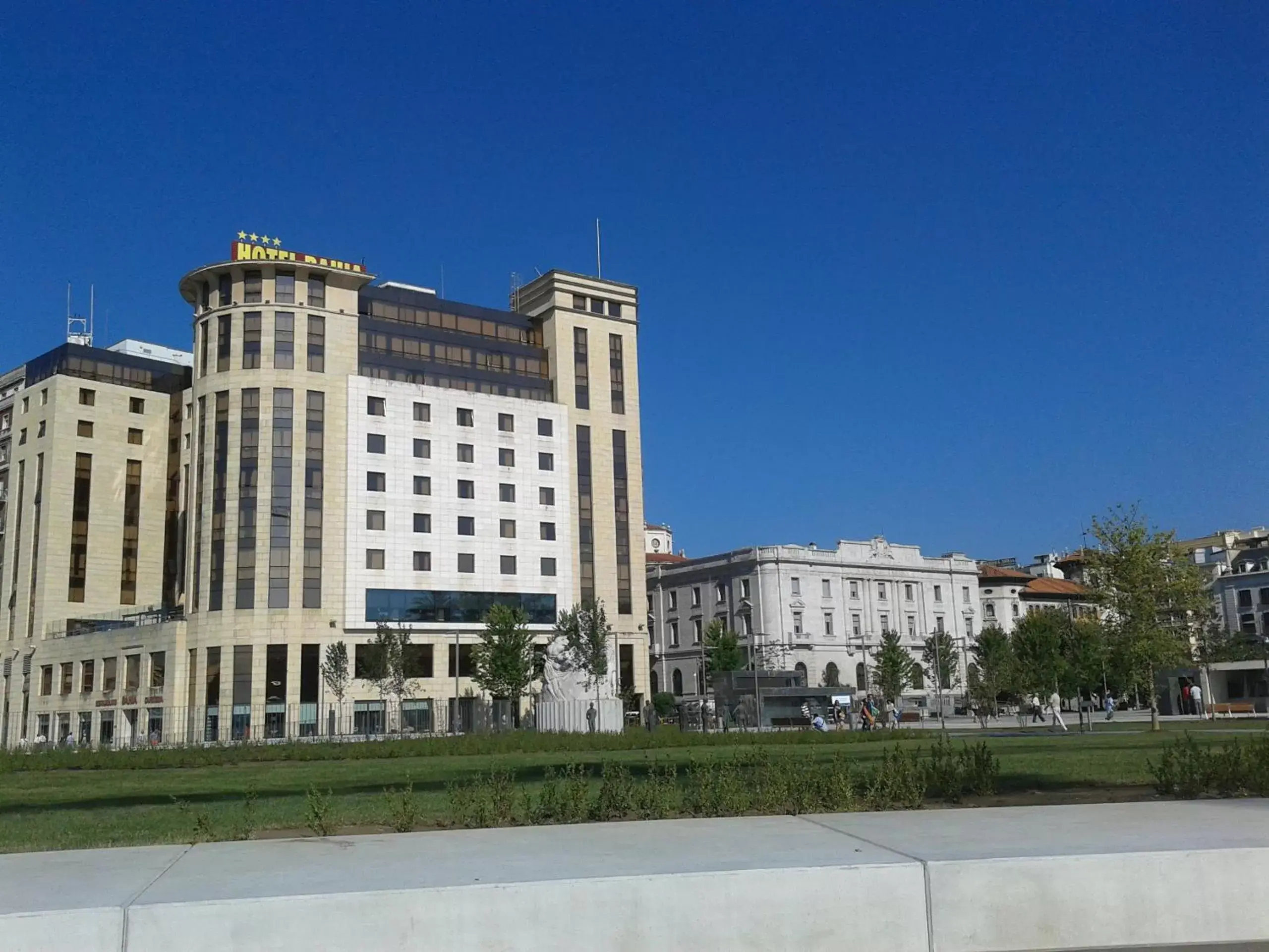 Property Building in Hotel Bahía