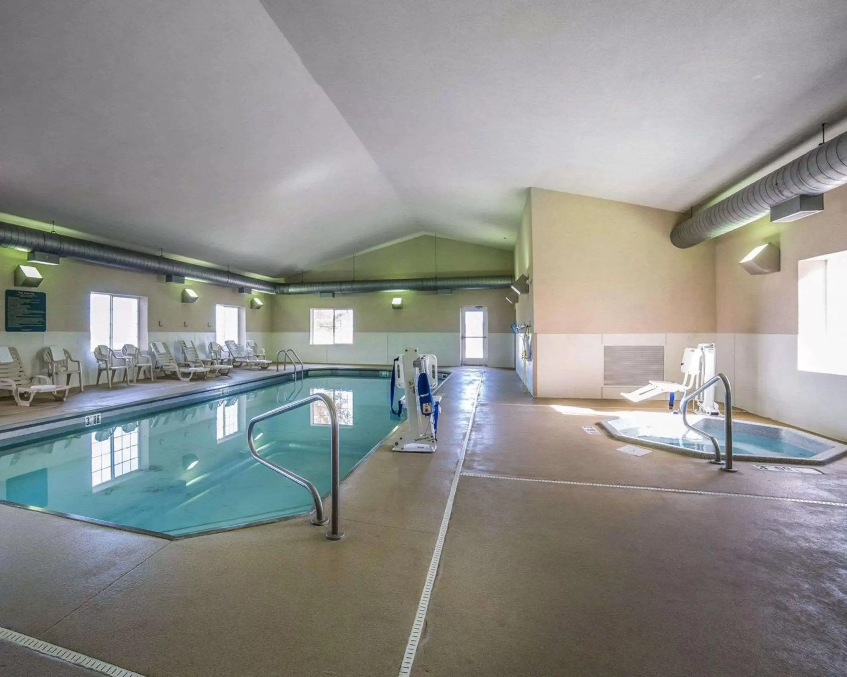 Swimming Pool in MainStay Suites Casper