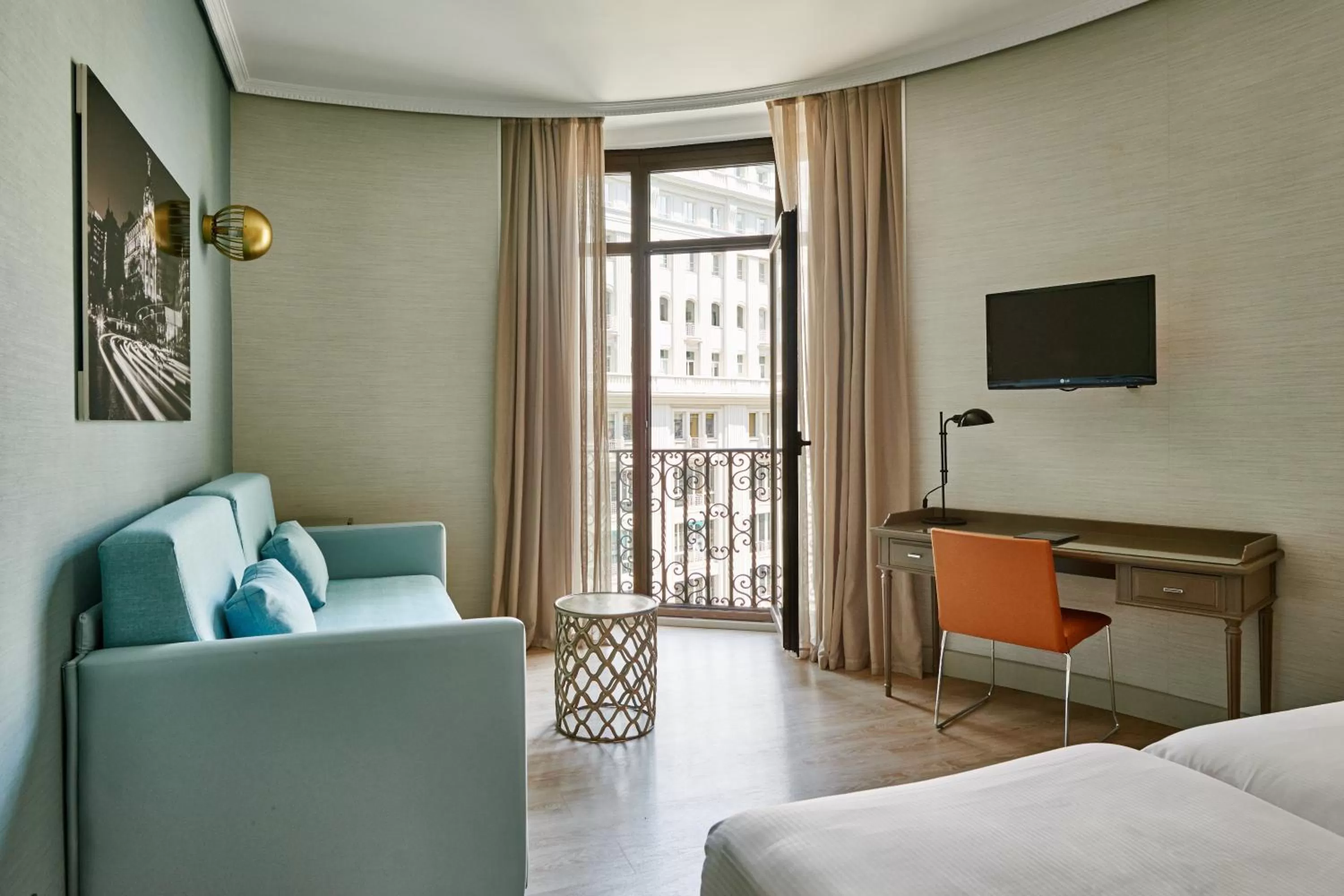 Photo of the whole room, Bed in Regente Hotel