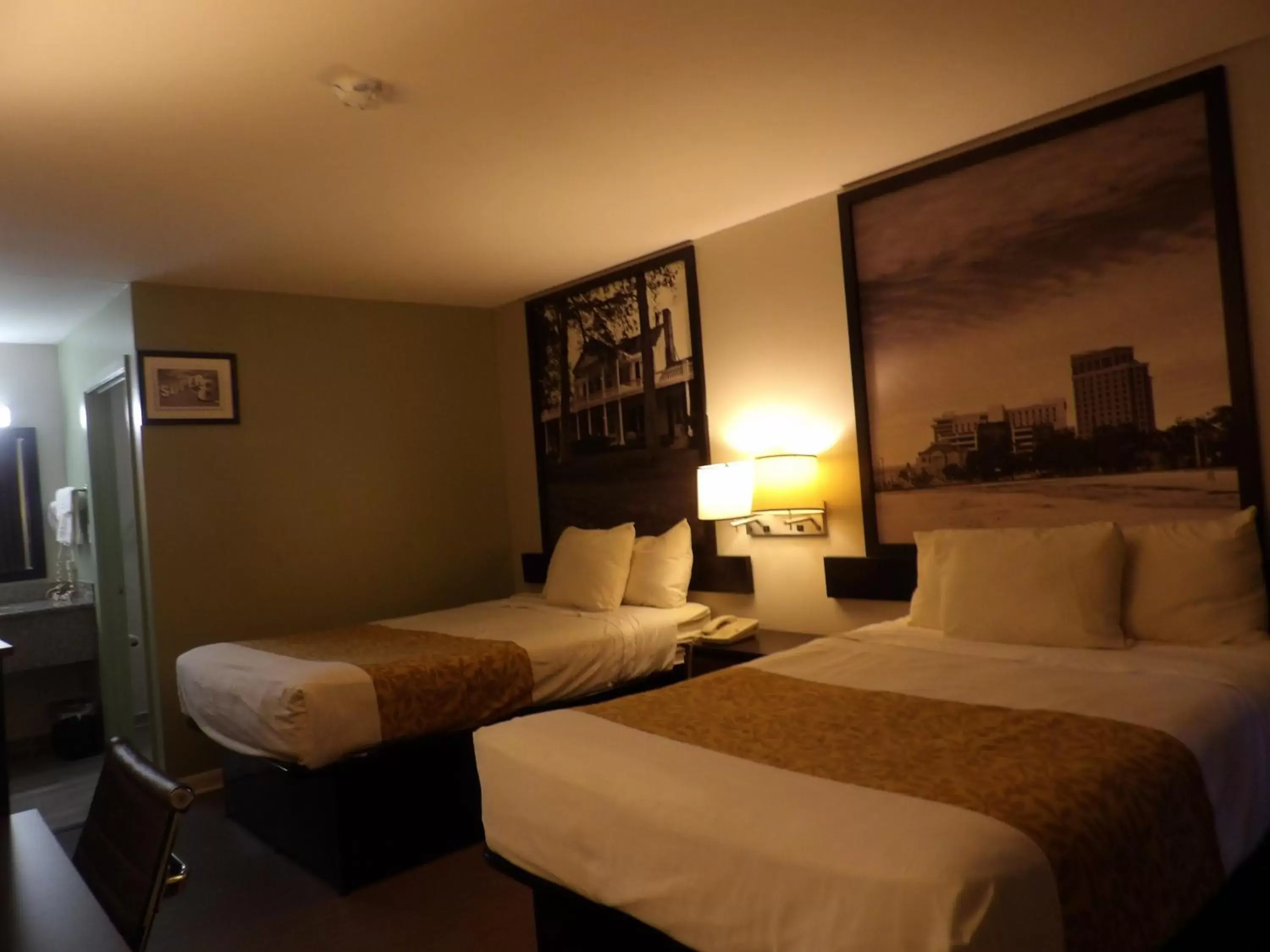 Bed in Super 8 by Wyndham Ocean Springs Biloxi