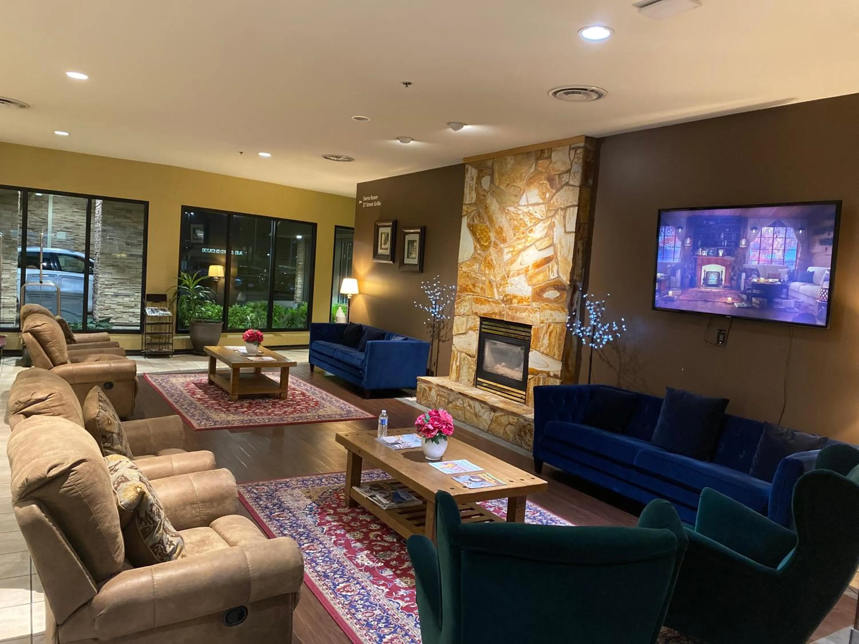 Lobby or reception in Divya Sutra Plaza and Conference Centre, Vernon, BC