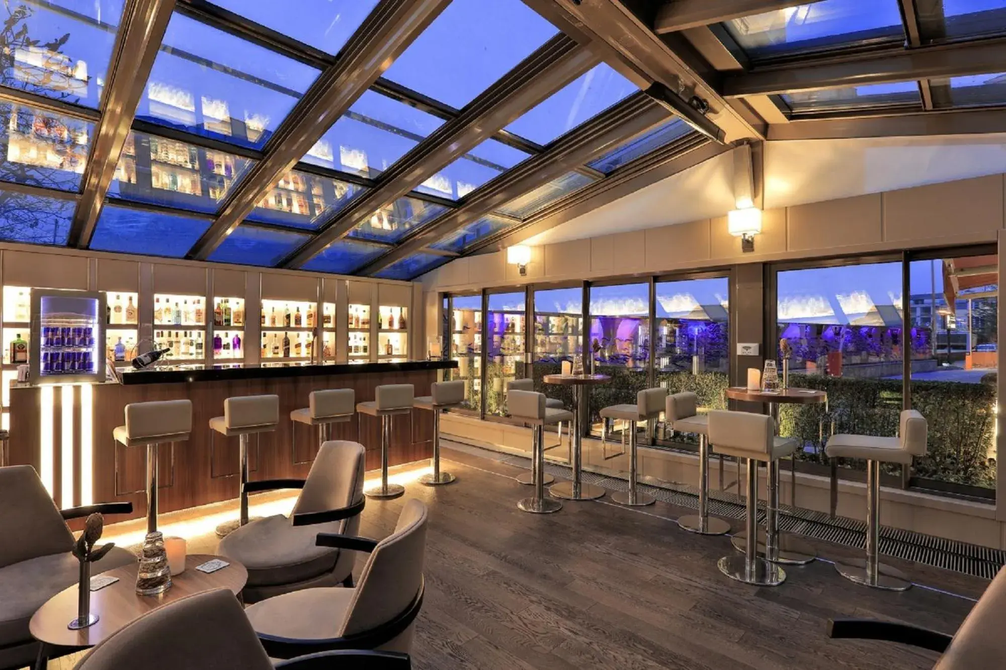 Lounge or bar in Occidental Ankara Lounge or bar in Occidental Ankara