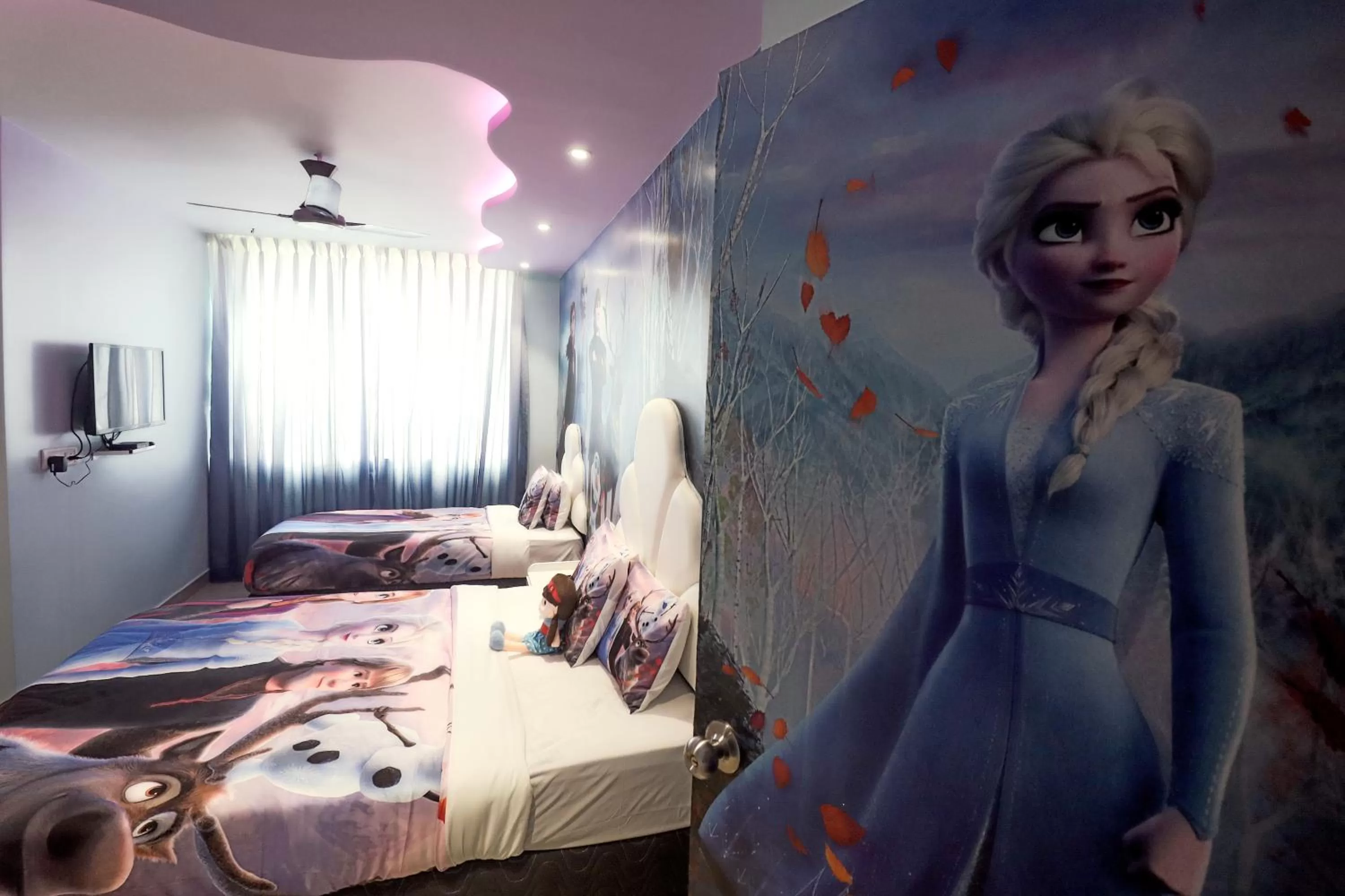 TV and multimedia in Hotel Greek Glory