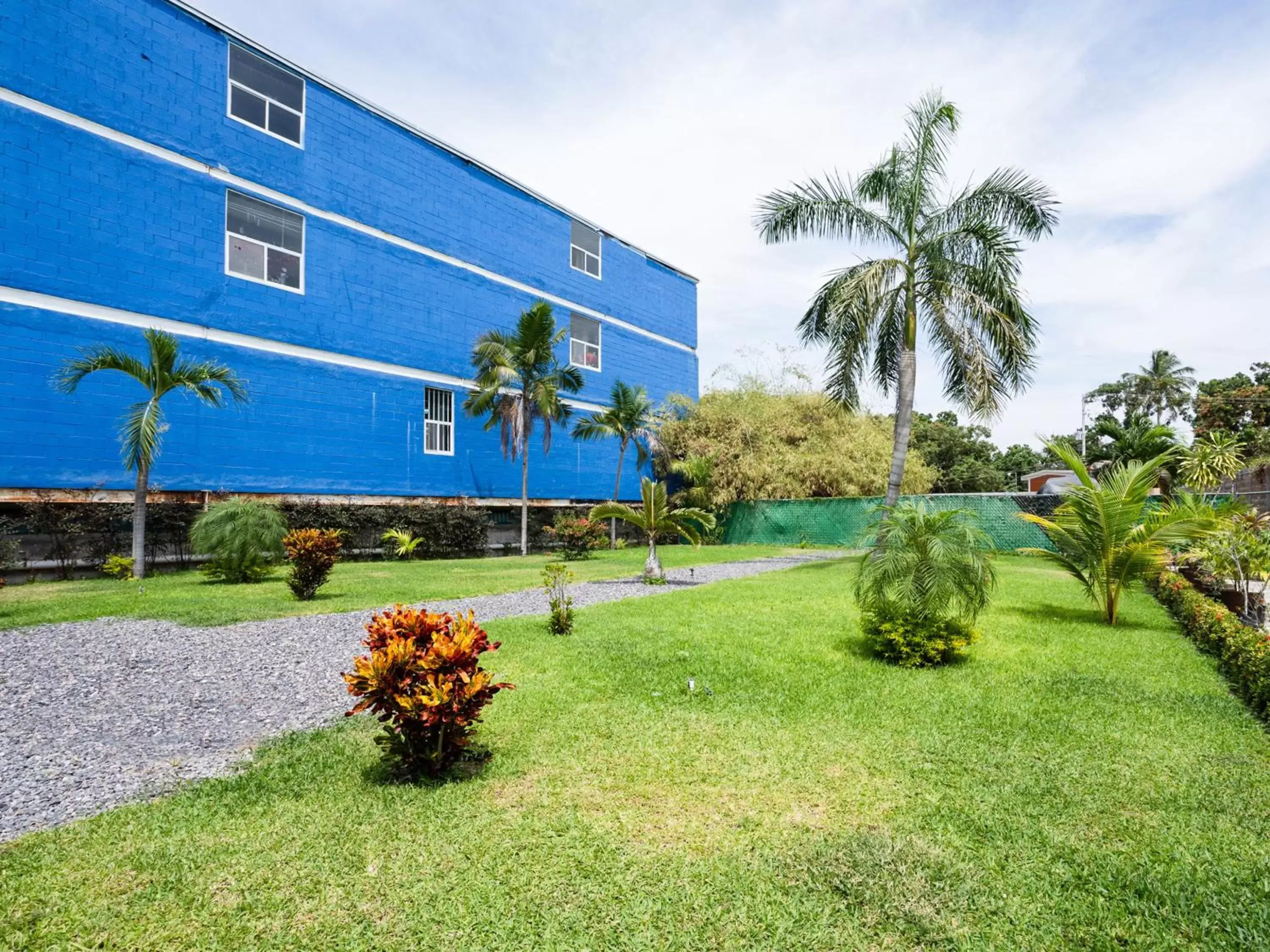 Garden, Property Building in Capital O Hotel Los Caracoles, Acapulco