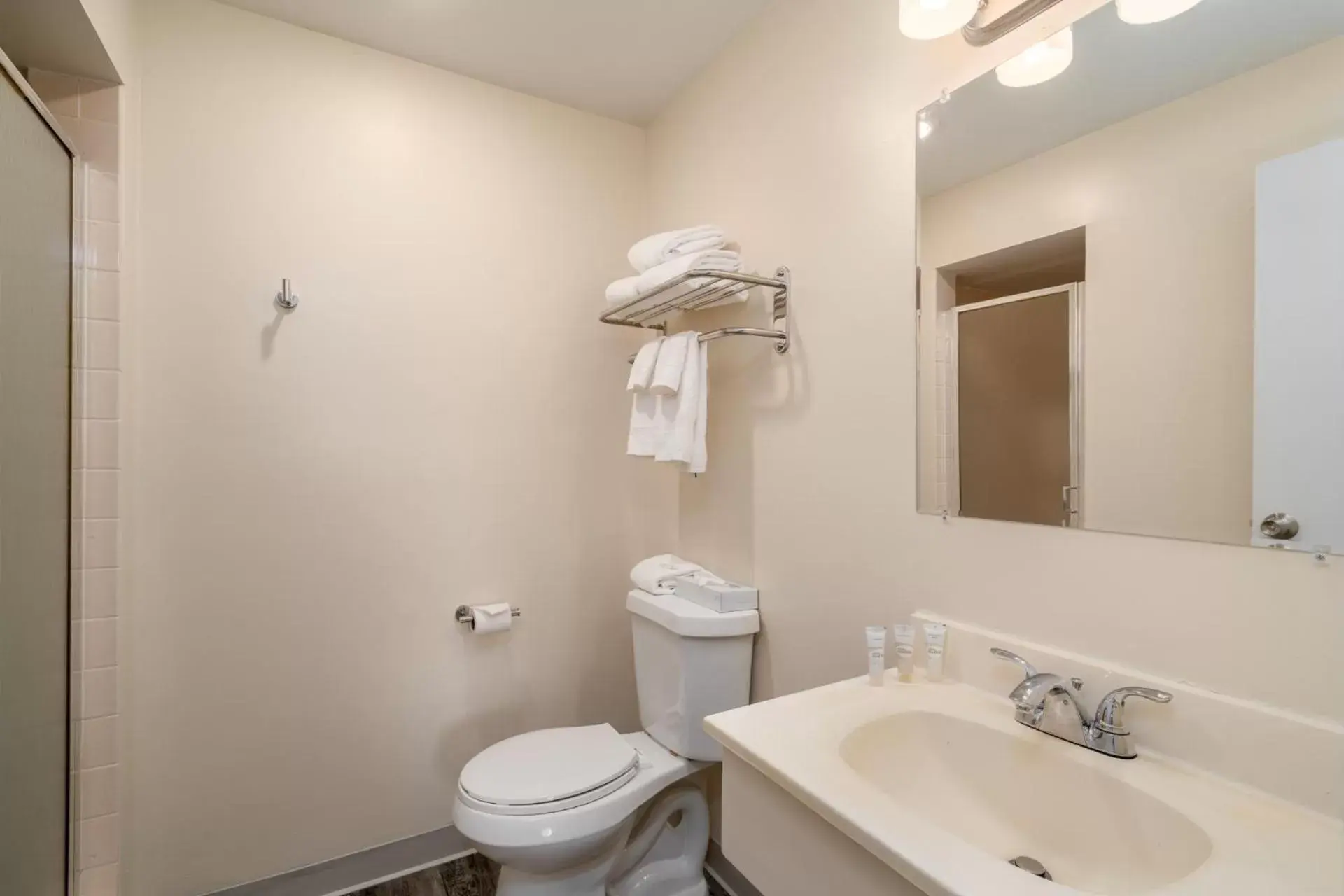 Toilet, Bathroom in Nevada Flats Hotel