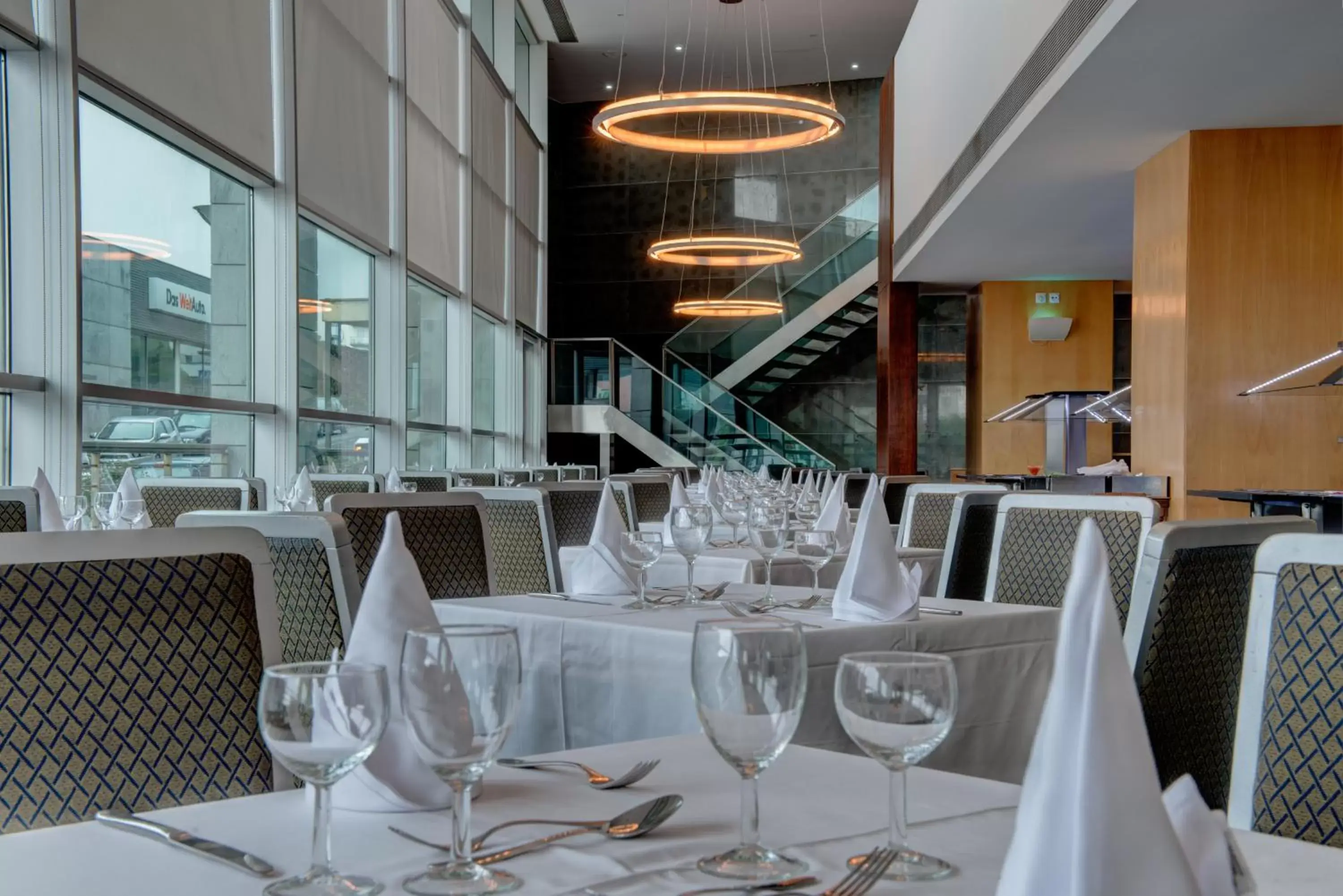 Dining area, Restaurant/Places to Eat in VIP Executive Azores Hotel