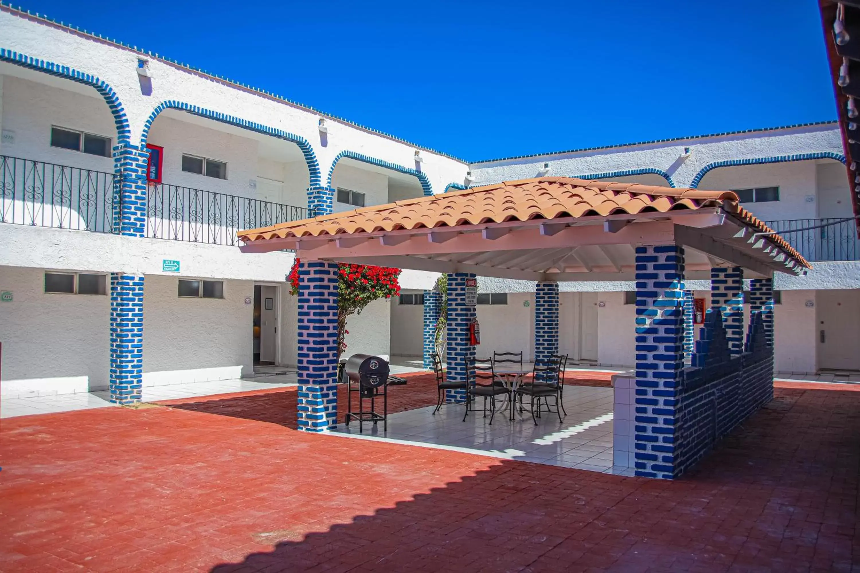 Patio, Property Building in Playa Inn Rocky Point