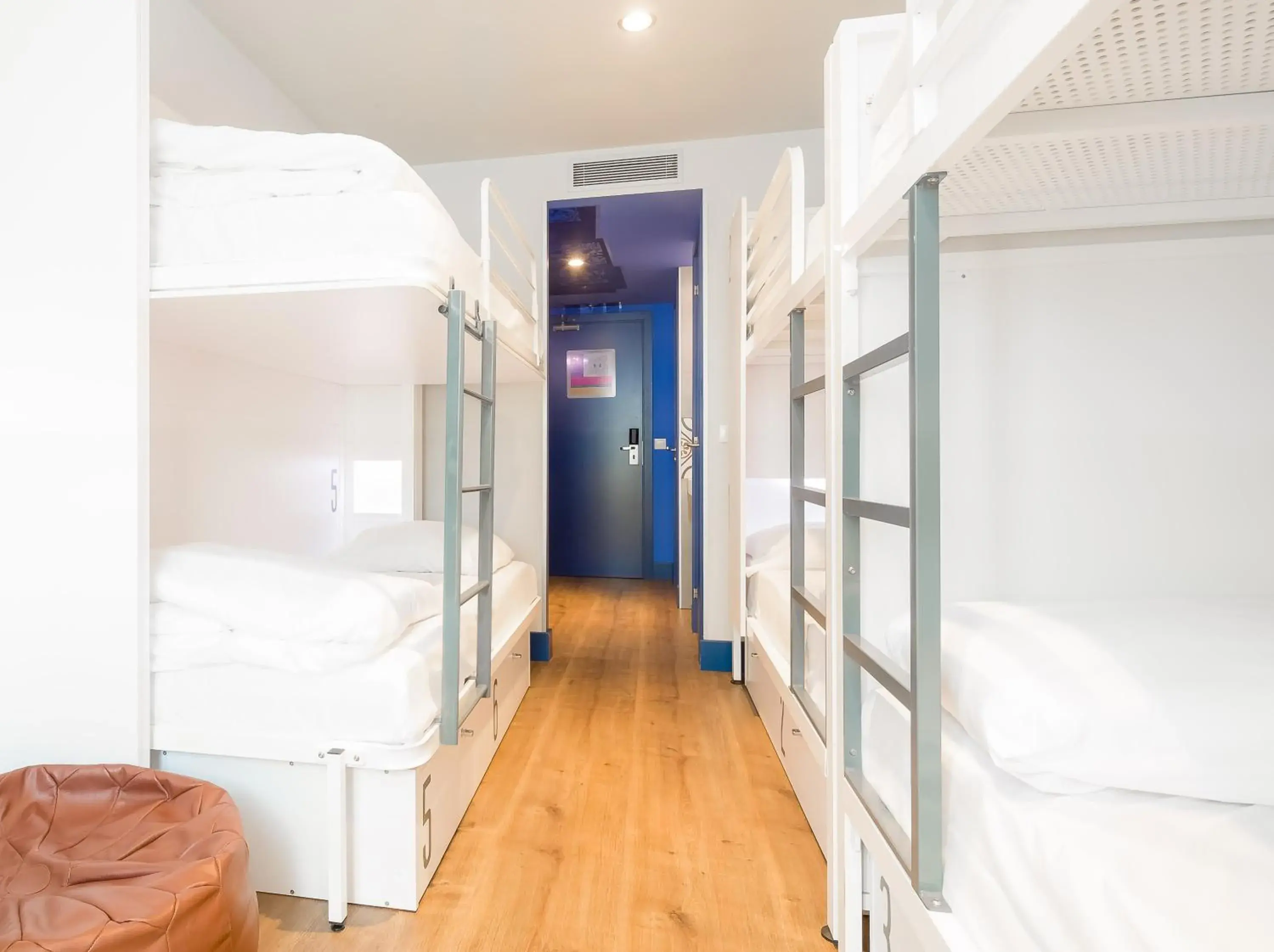 Bed in 6-Bed Dormitory Room in Generator Barcelona