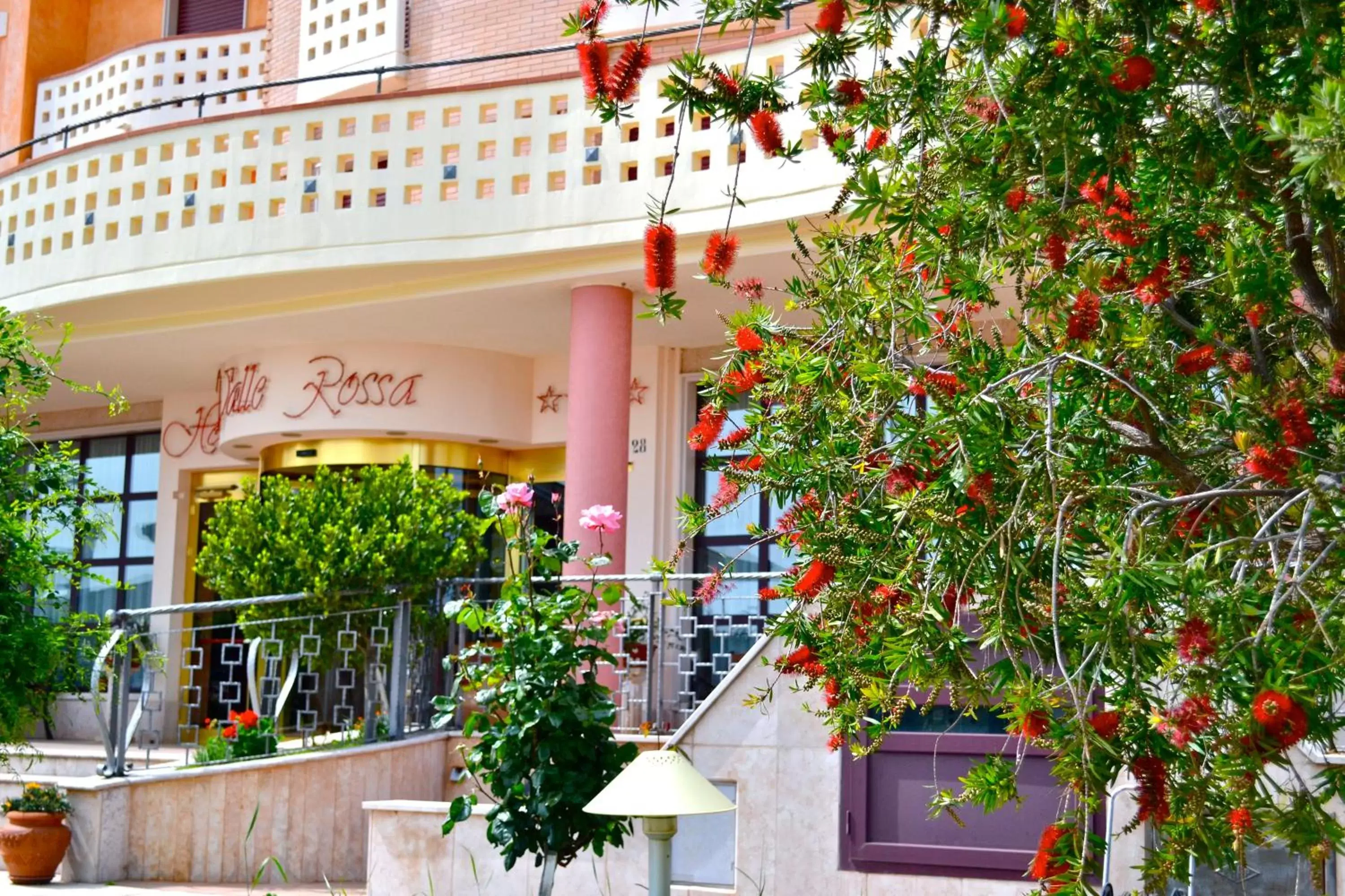 Facade/entrance in Hotel Valle Rossa