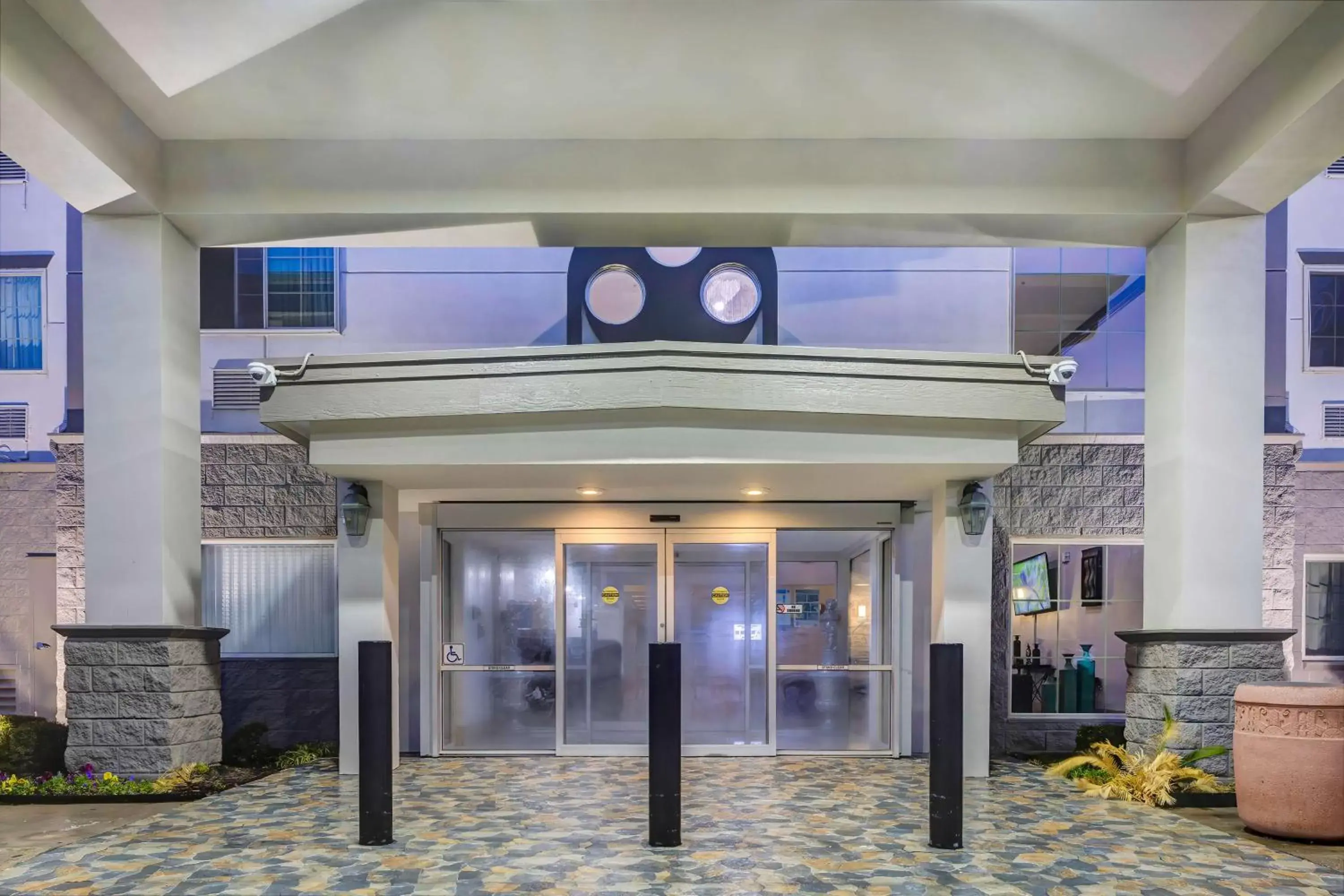 Property building in Motel 6-Mesquite, TX - Balch Springs Property building in Motel 6-Mesquite, TX - Balch Springs