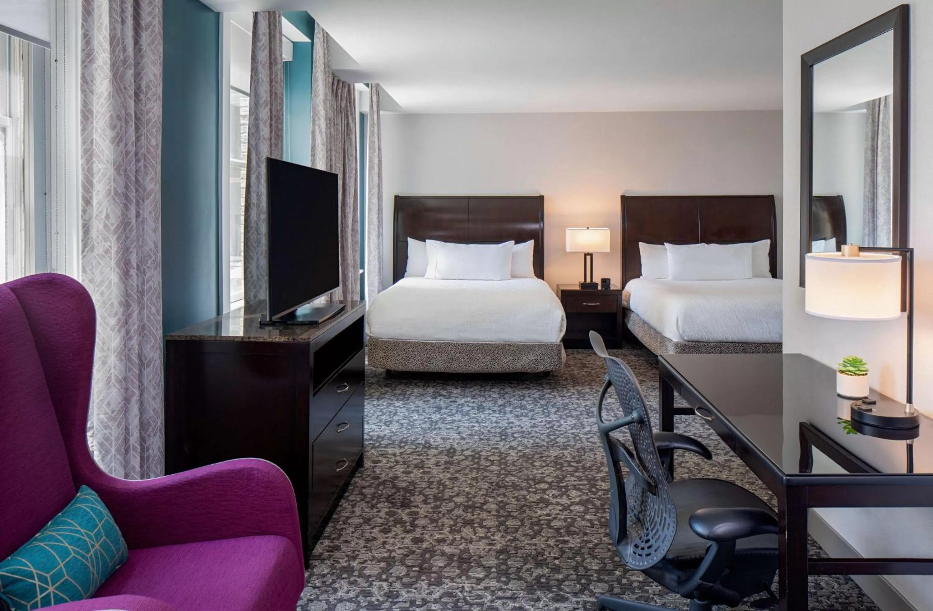 Bedroom, Bed in Hilton Garden Inn Jackson Downtown