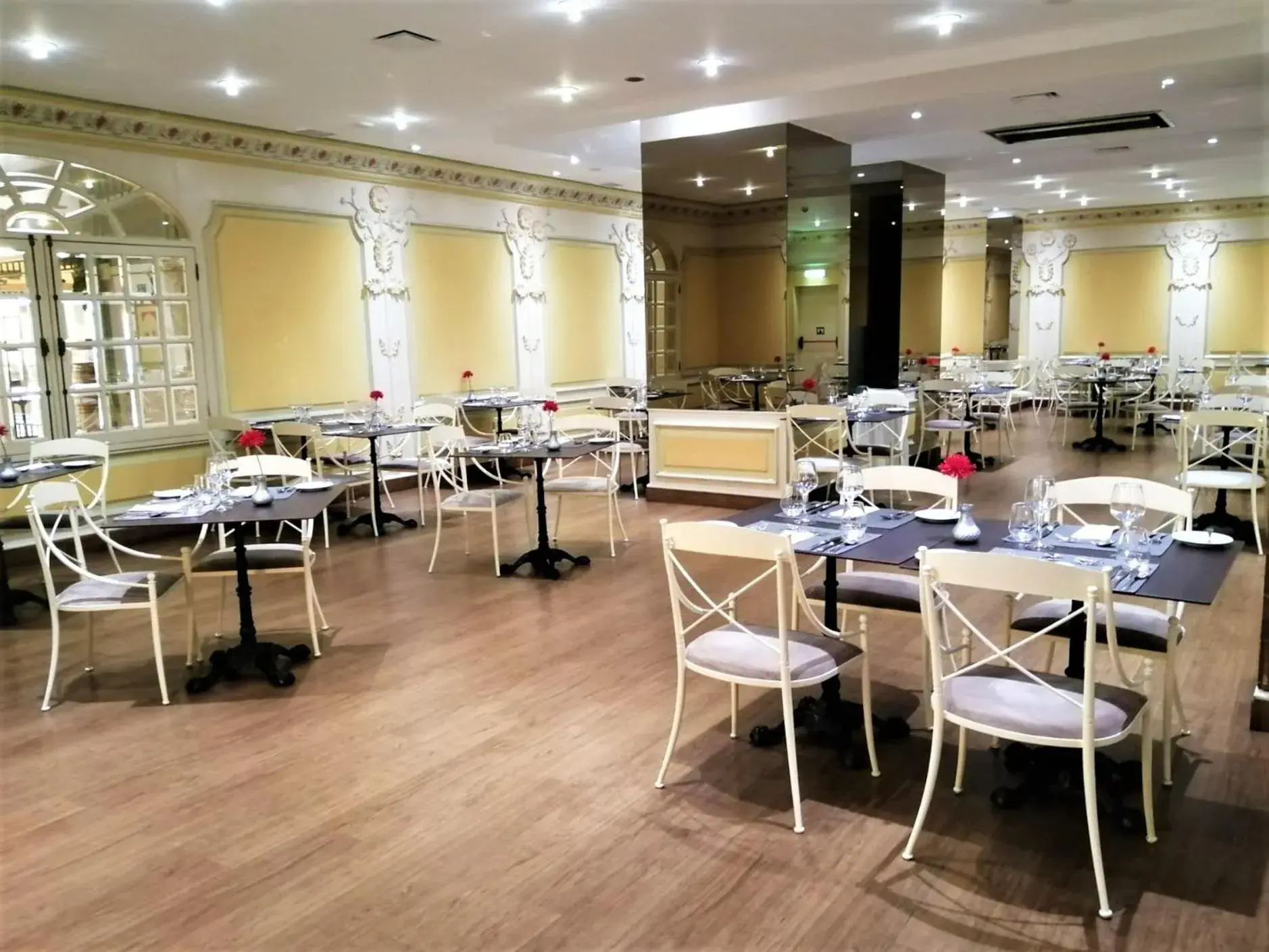 Restaurant/Places to Eat in Luna Hotel da Oura