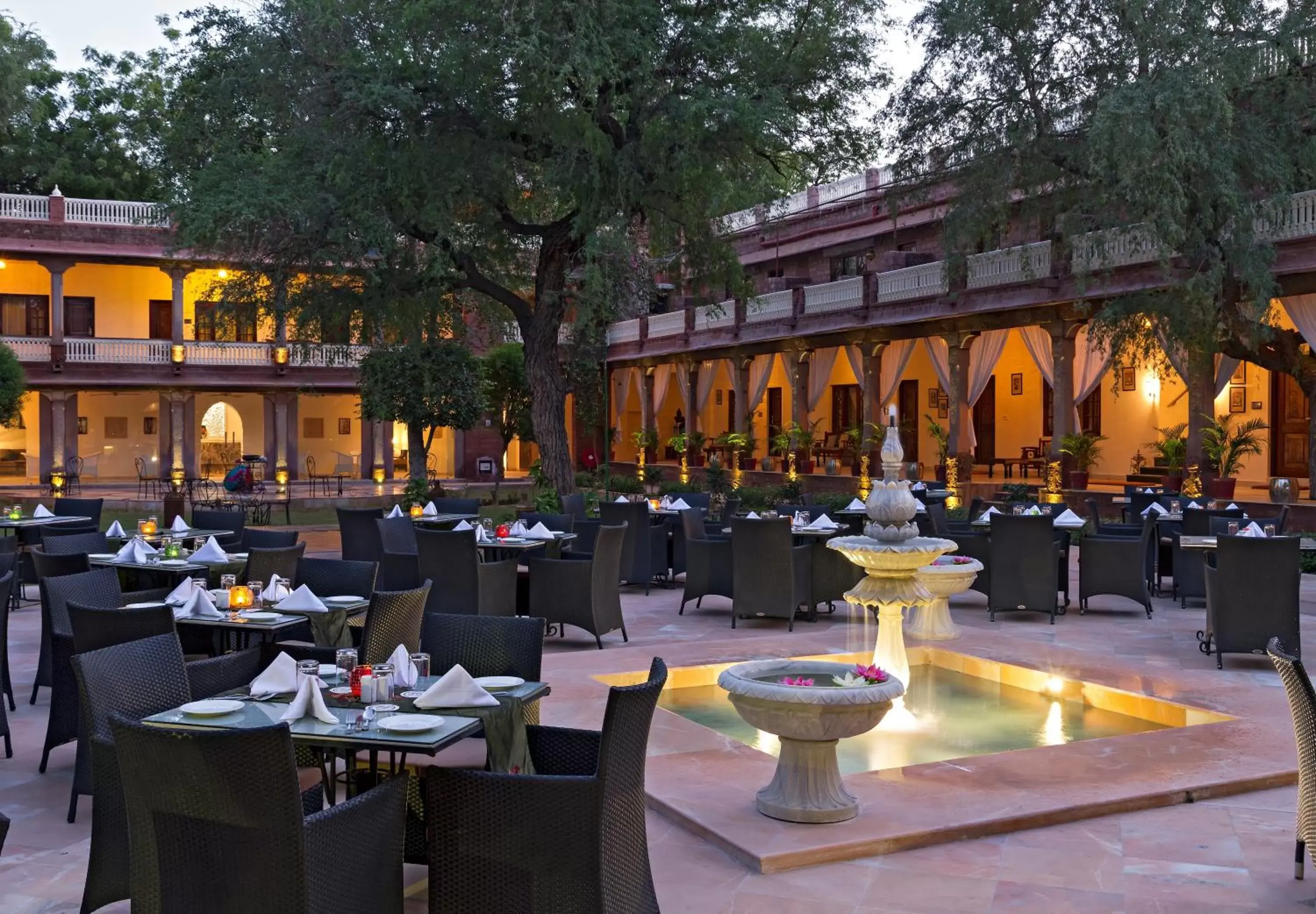 Restaurant/Places to Eat in Ranbanka Palace