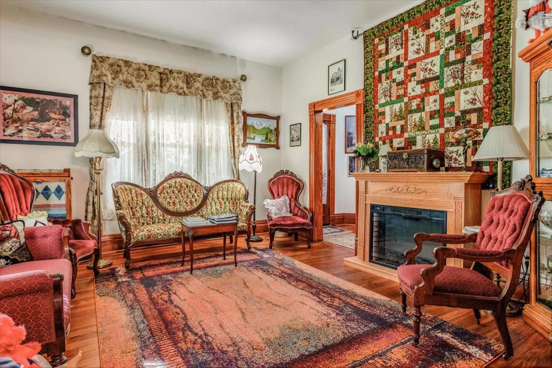 Living room, Seating Area in The Silk Pincushion