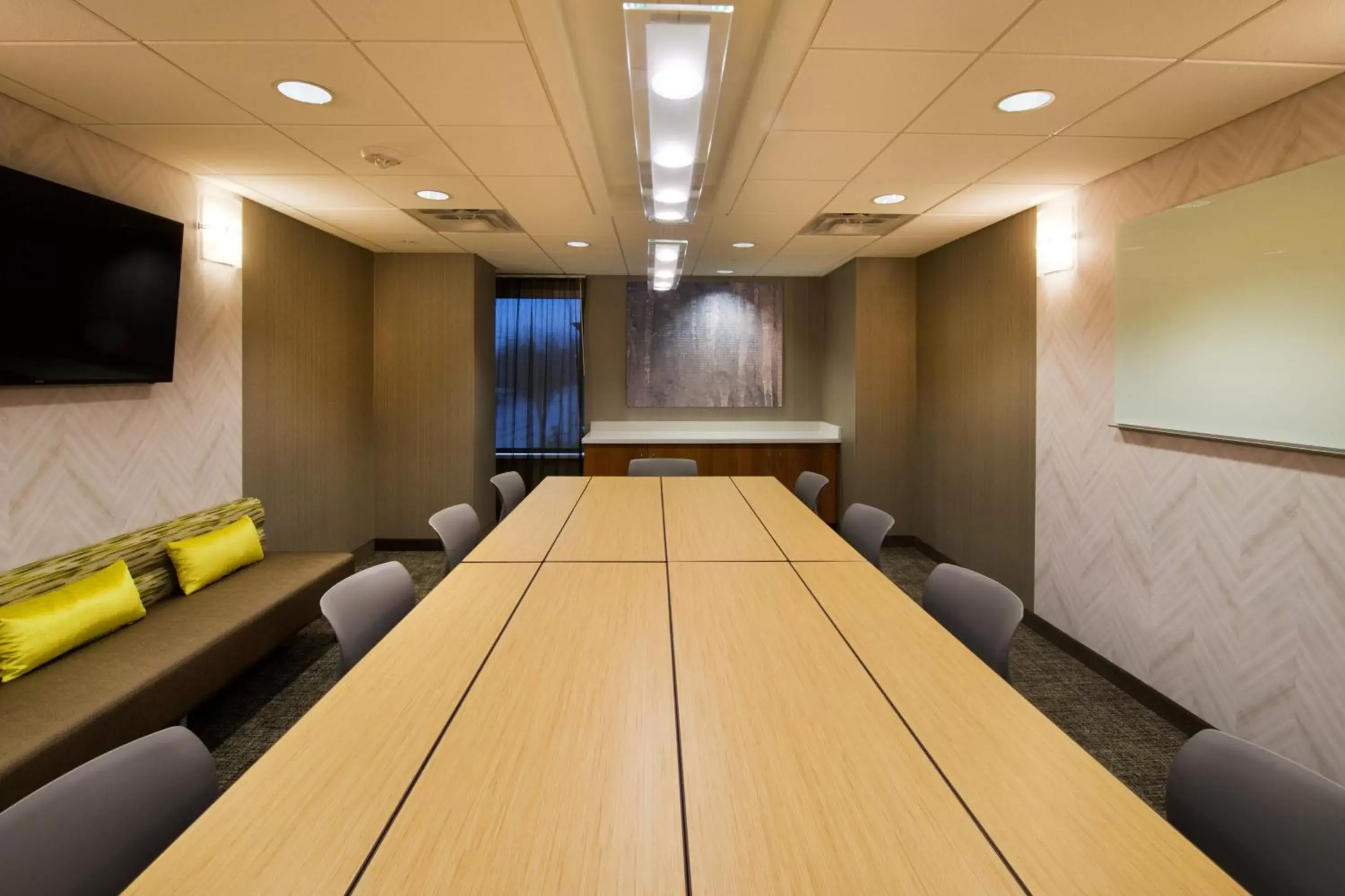 Meeting/conference room in SpringHill Suites by Marriott Seattle Issaquah