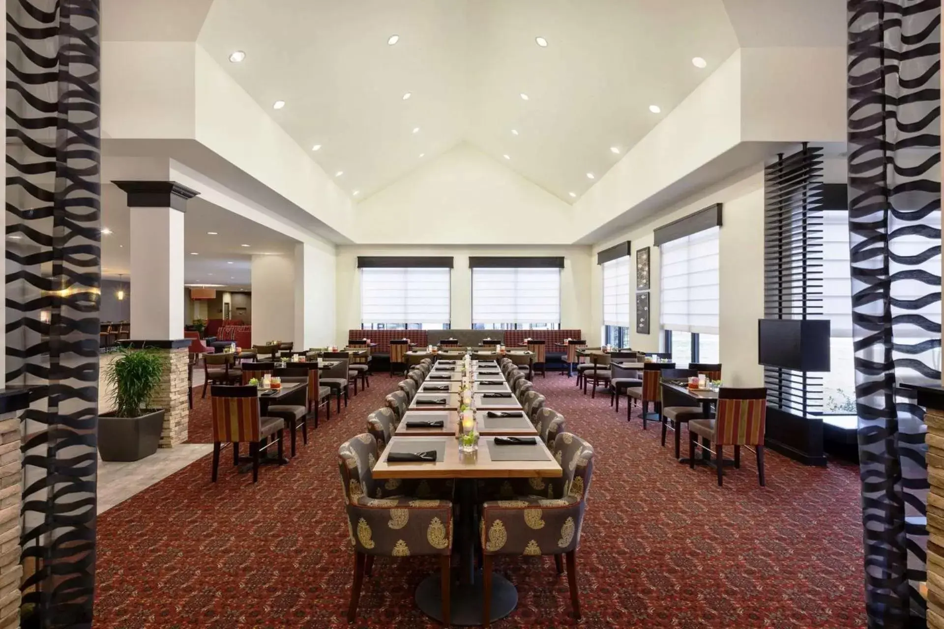 Lounge or bar, Restaurant/Places to Eat in Hilton Garden Inn Denison/Sherman/At Texoma Event Center