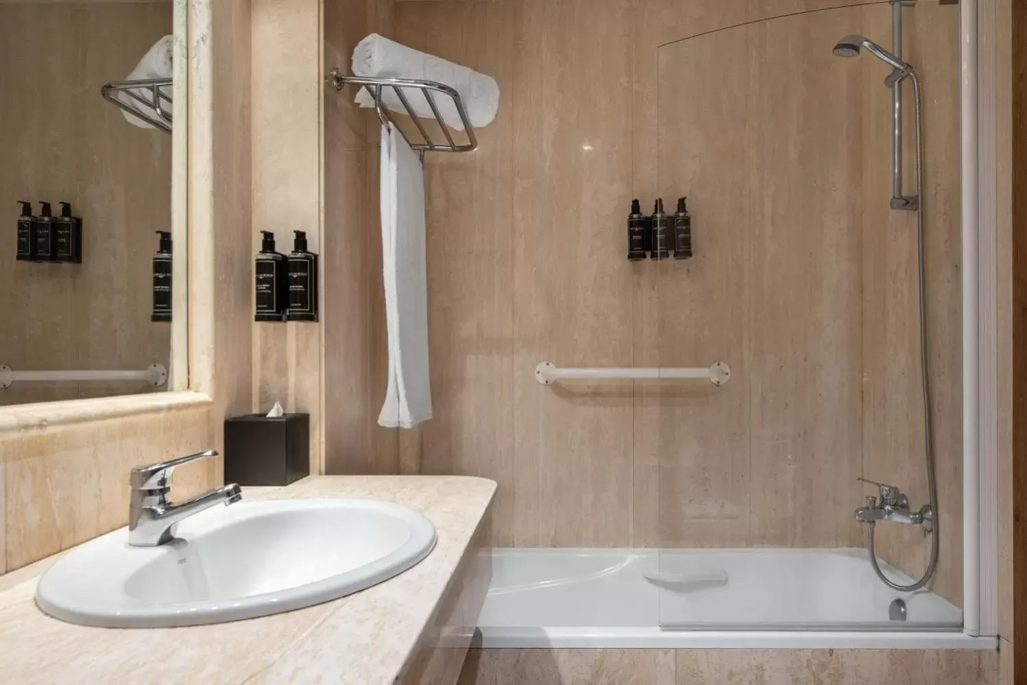 Shower, Bathroom in Exe Astur Plaza