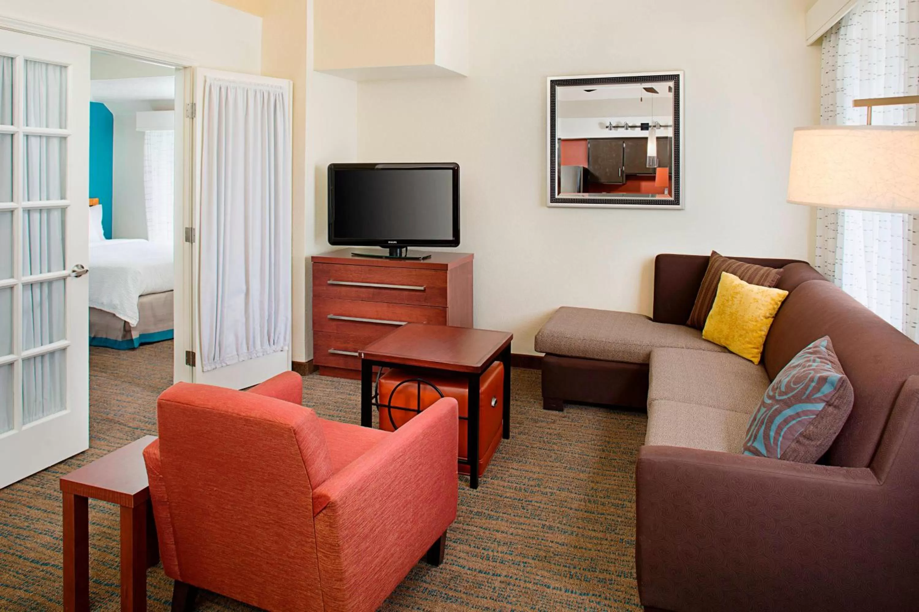 Living room, Seating Area in Residence Inn Sacramento Cal Expo