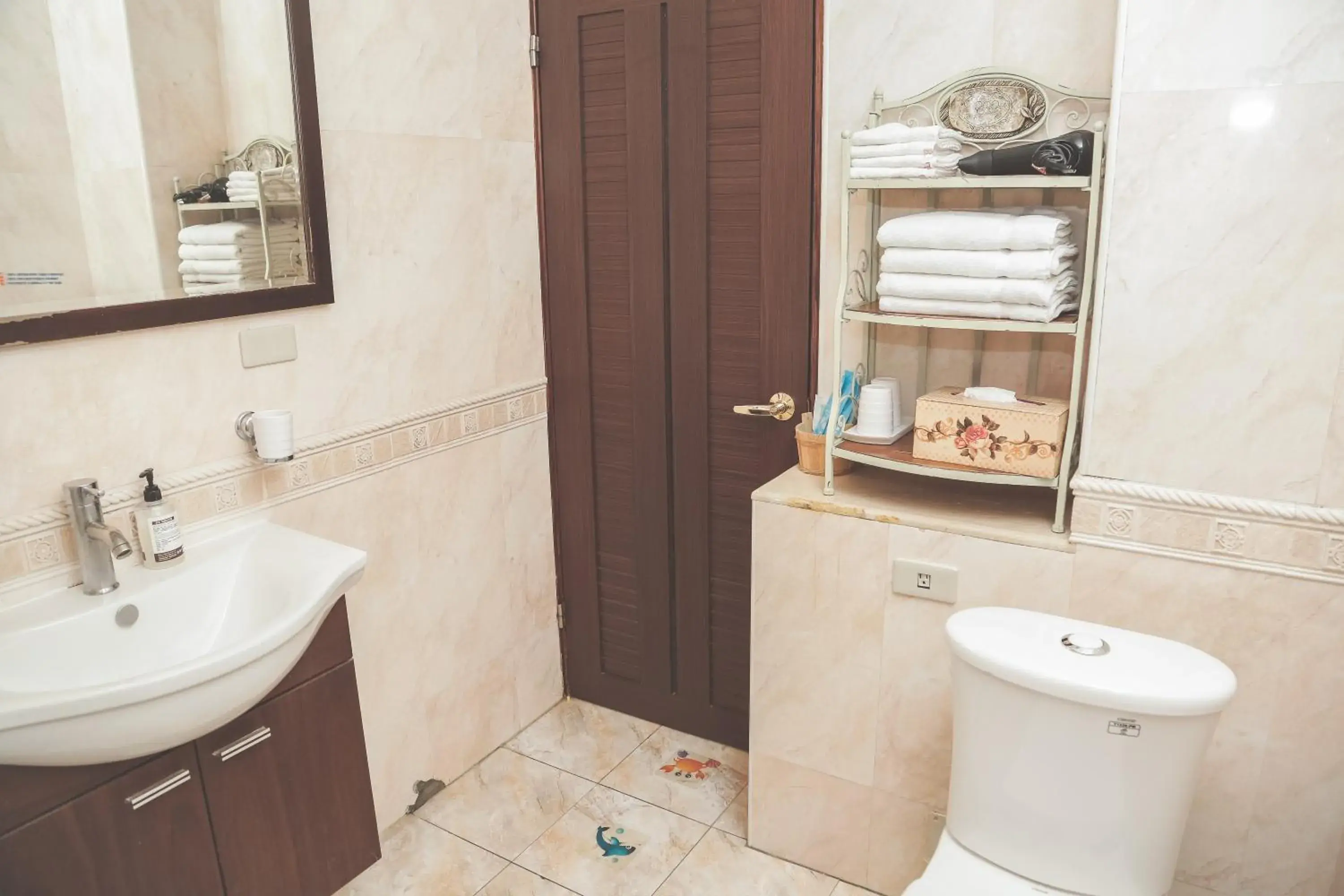 Bathroom in Zhongshan 330 Guest House