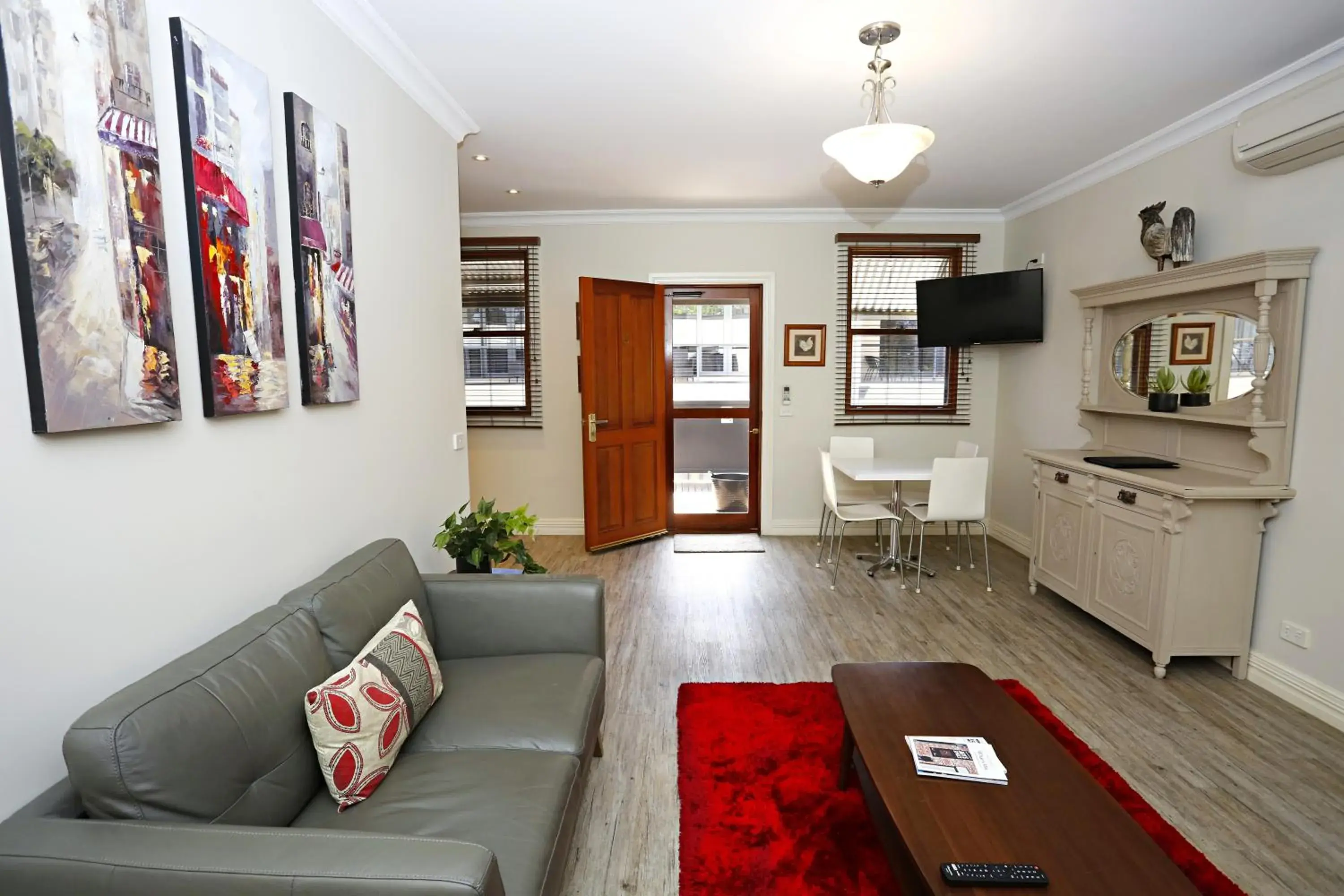 Living room, Seating Area in CocknBull Boutique Hotel Echuca