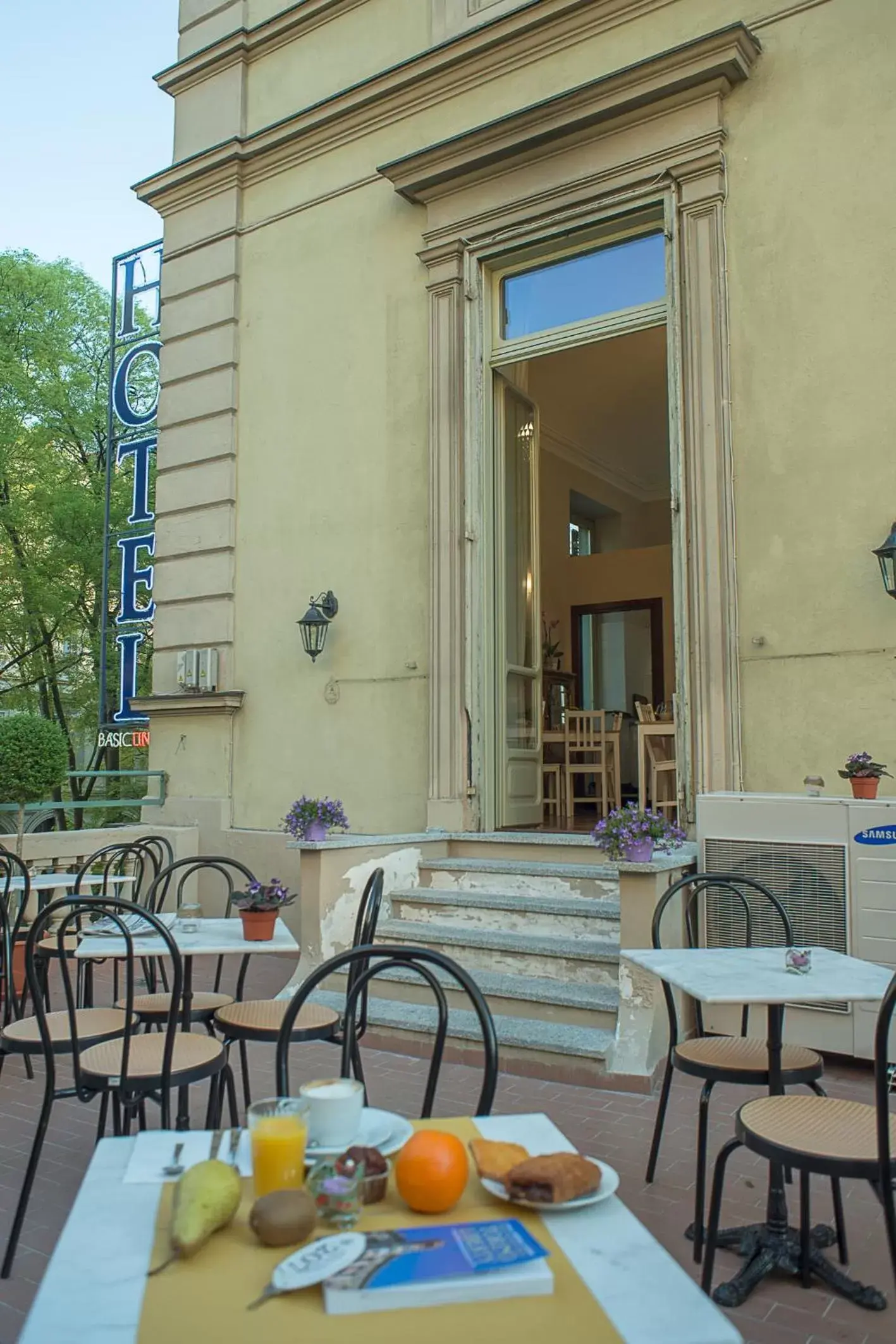 Balcony/Terrace, Restaurant/Places to Eat in Hotel Torino Porta Susa
