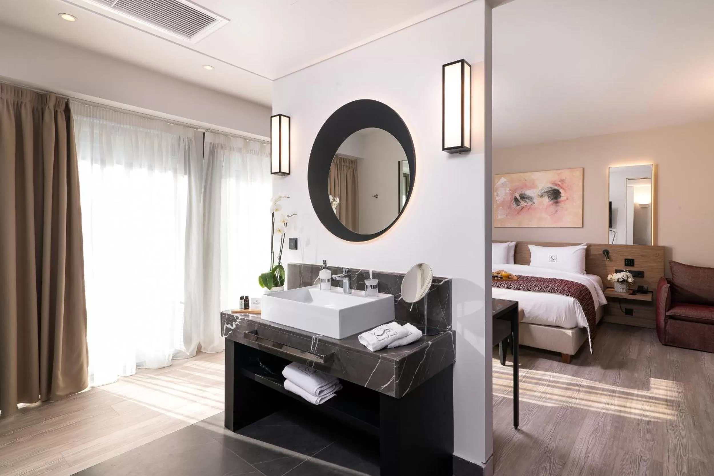 Bathroom, Bed in S Hotel Boutique Thessaloniki